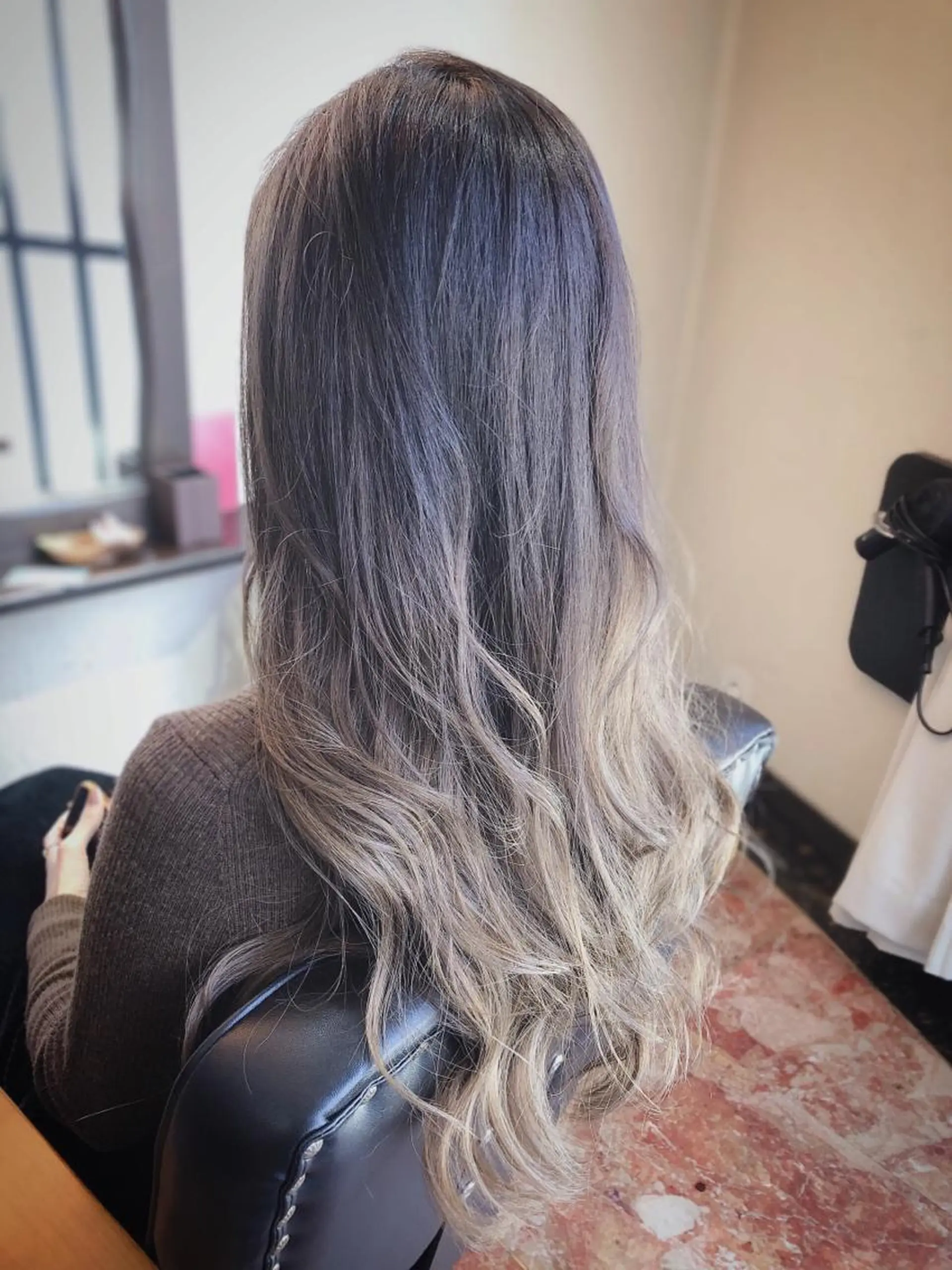 ロング カラー ベージュカラー グラデーションカラー グレージュ ラベンダーカラー ラベンダーグレージュ ヘアカラー 菊池 貢平のヘアスタイル