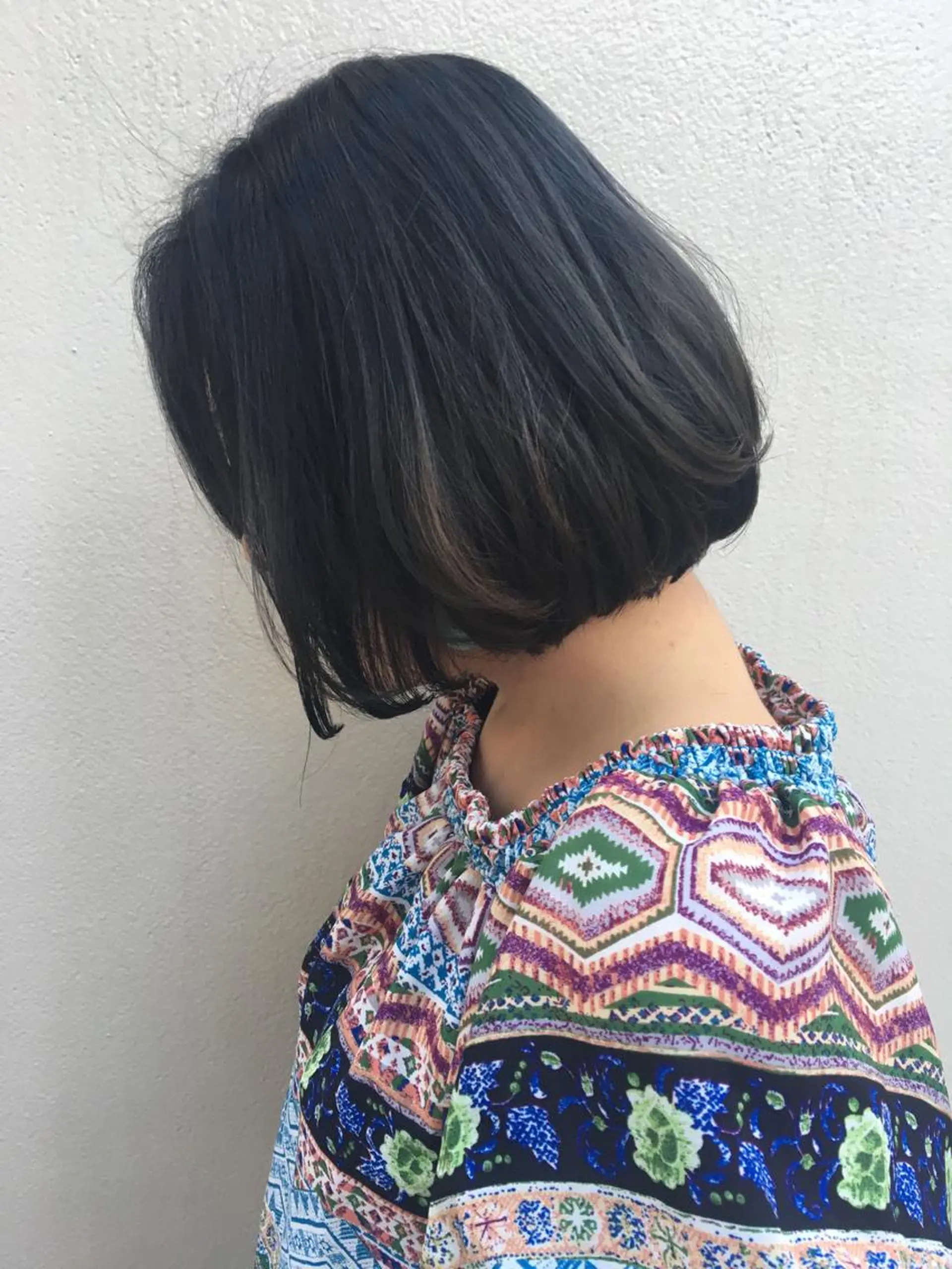 ミディアム カラー THE DAY所属・AKI HASHIMOTOのヘアスタイル