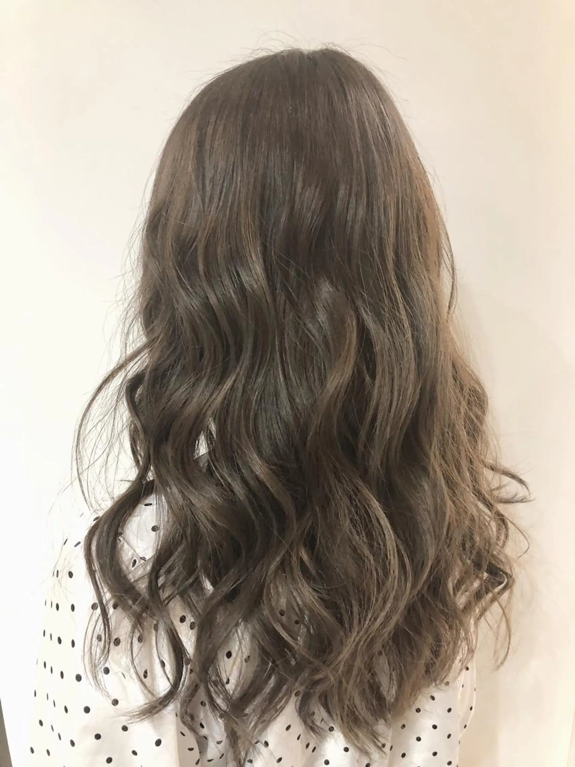 ロング カラー アッシュ ベージュカラー 女性リピ90%🍨 🩷佐藤みずきのヘアスタイル