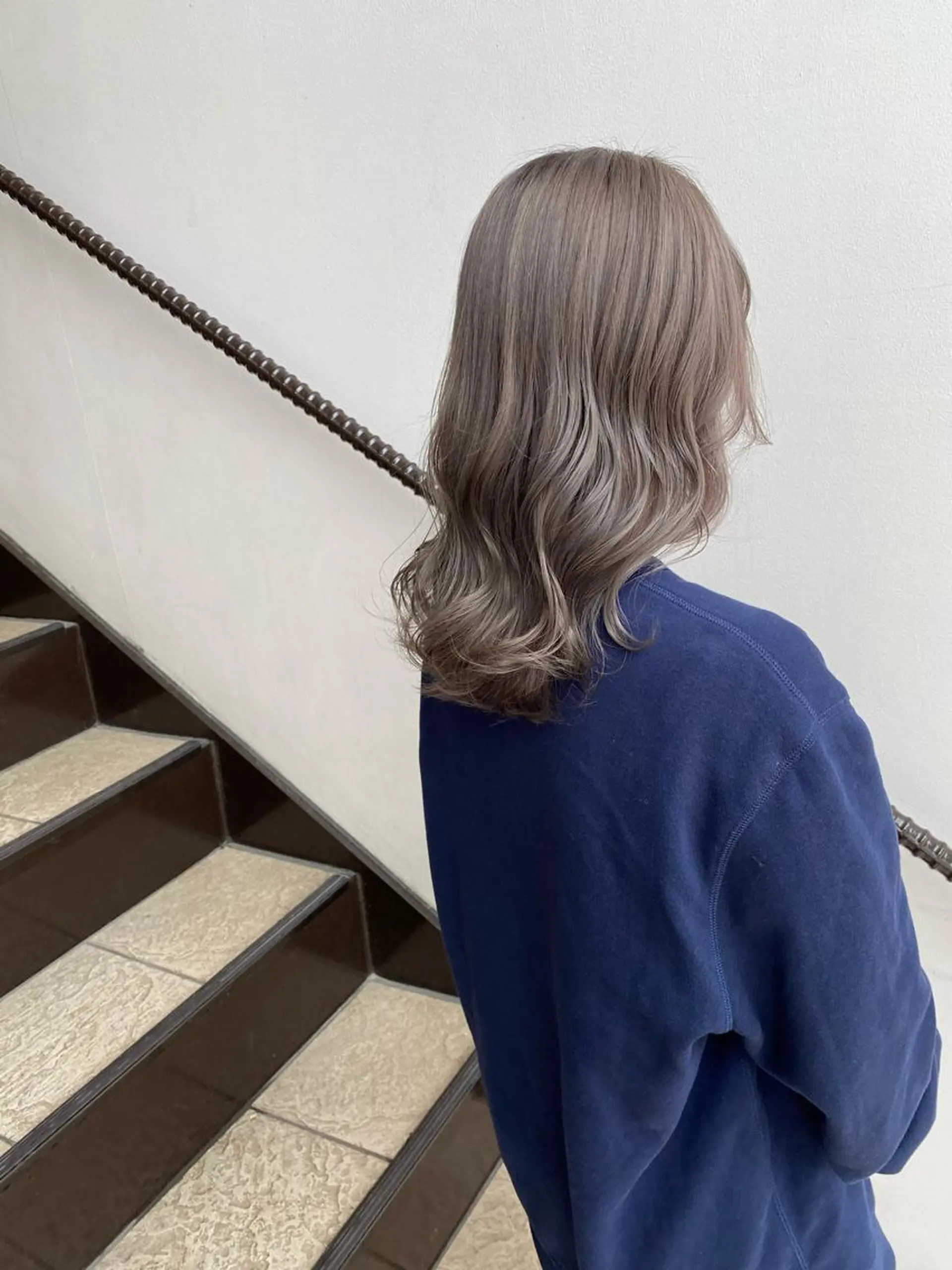 ミディアム カラー グレージュ ヘアカラー トリートメント 吉田 航のヘアスタイル