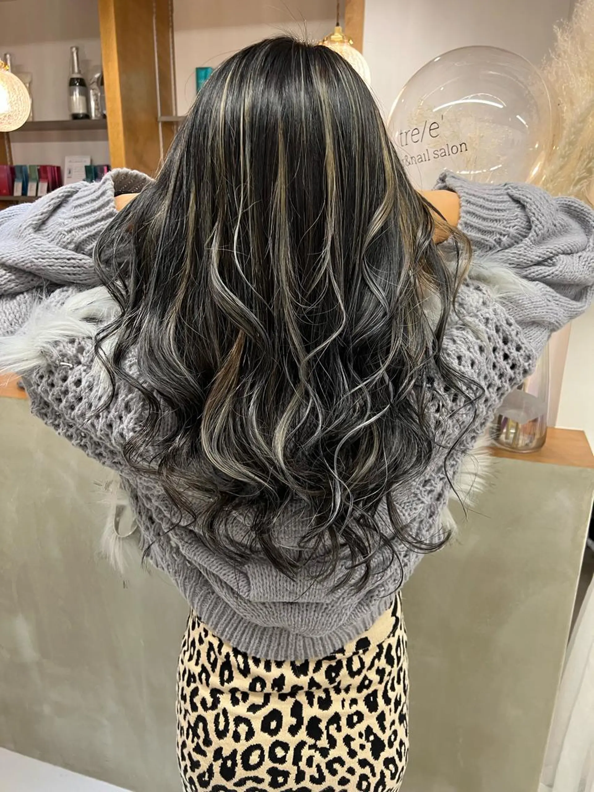 ロング カラー ハイライトカラー ハイライト ヘアカラー トリートメント tre/e'所属・橋本 昇平のヘアスタイル