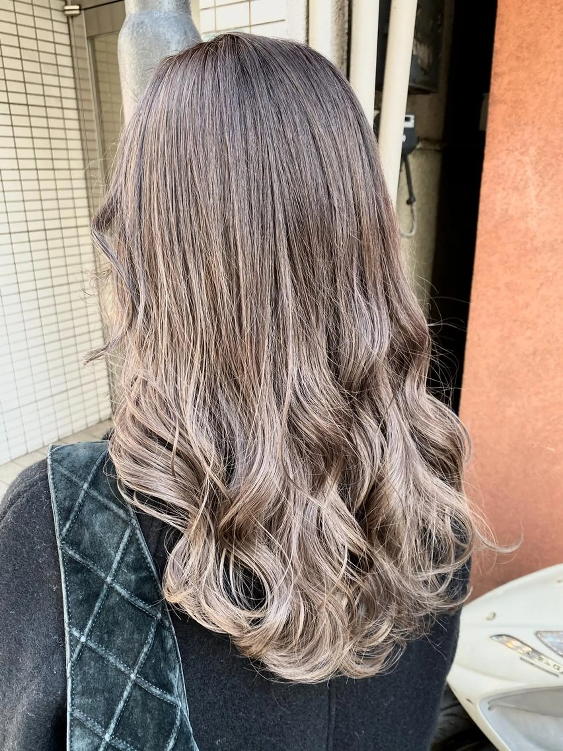 ミディアム カラー パーマ ヘアアレンジ アッシュ バレイヤージュ ベージュカラー ブリーチ 透明感カラー カット ヘアカラー トリートメント RecheRche【池袋】所属・👑指名率No.1 👑坂口飛翔のヘアスタイル