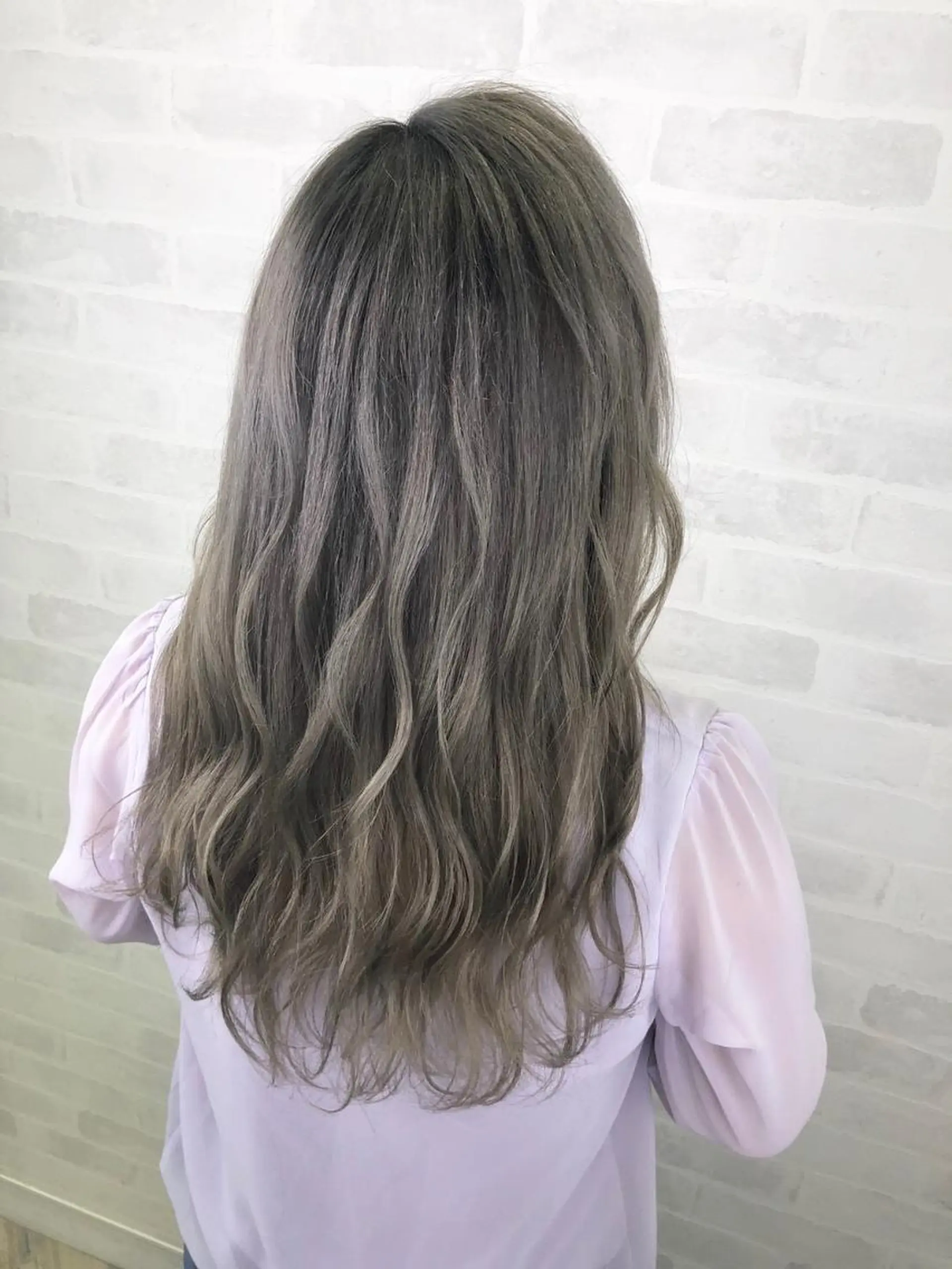カラー デザインカラー Lienのヘアスタイル