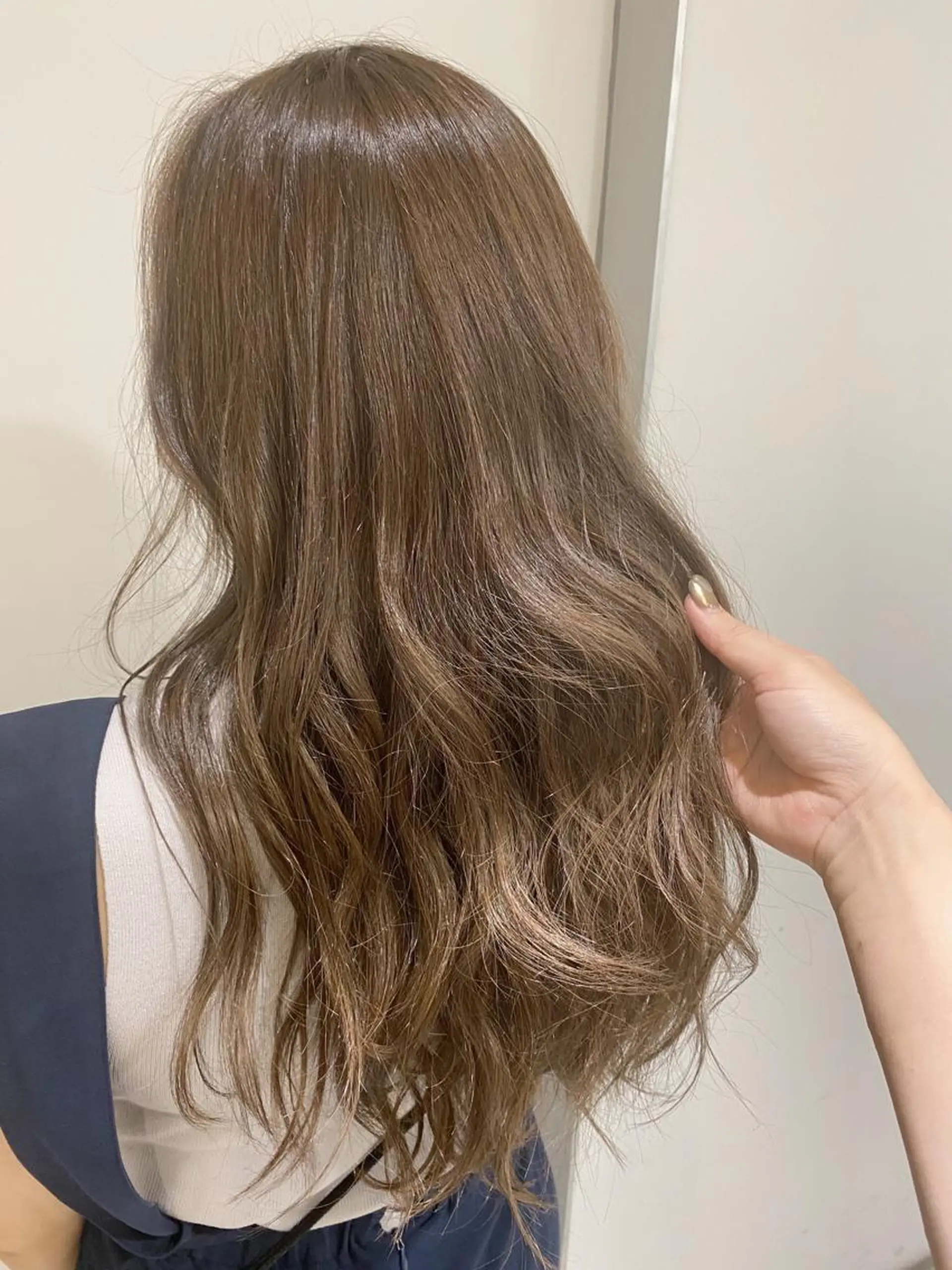 ロング カラー dipty MOILA所属・辻 貴音のヘアスタイル