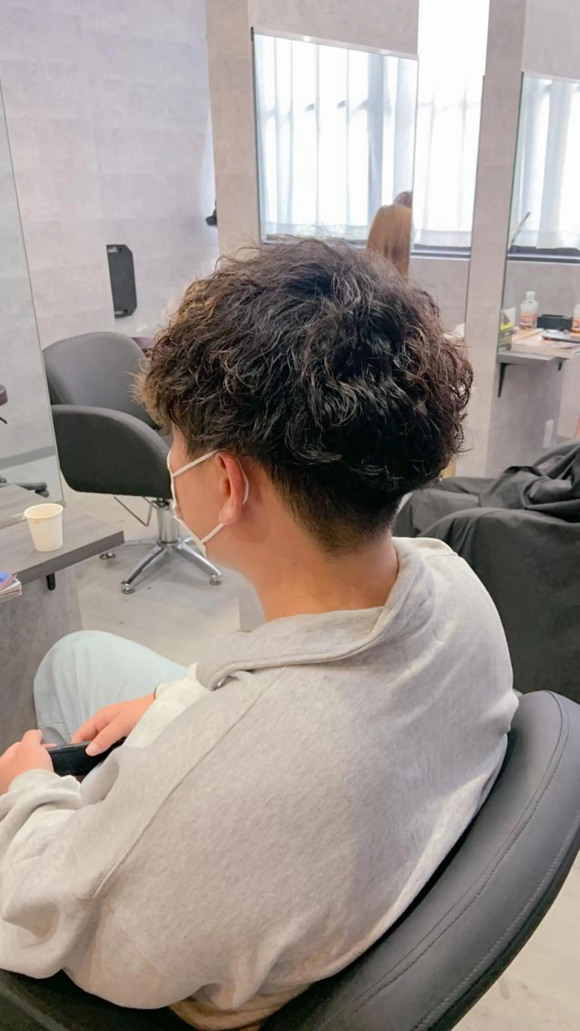 メンズ _WHITE所属・ダウンパーマ 曲がる縮毛矯正のヘアスタイル