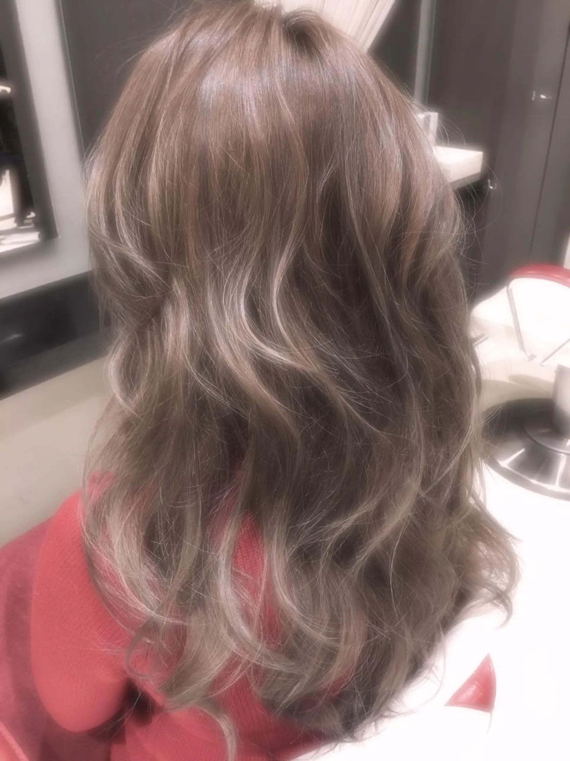 セミロング カラー ブリーチ グレージュ ヘアカラー トリートメント 河上 雅俊のヘアスタイル