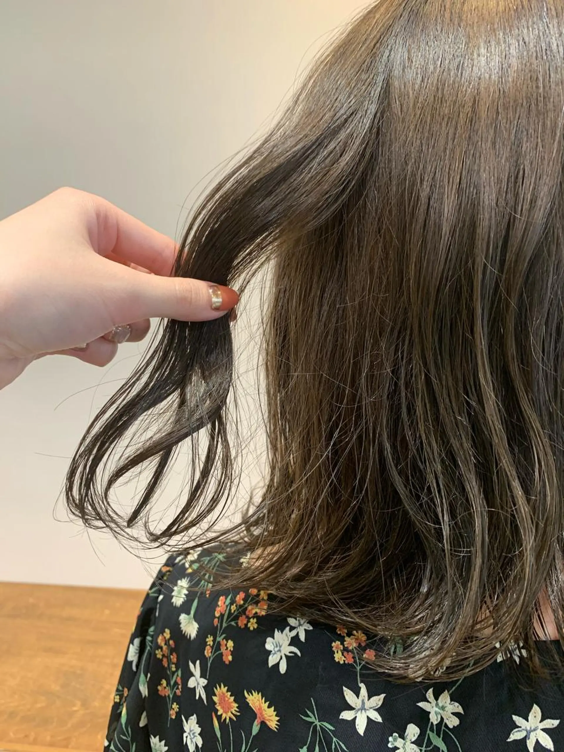 ミディアム カラー ハイトーン/レイヤー 💜Akaneのヘアスタイル