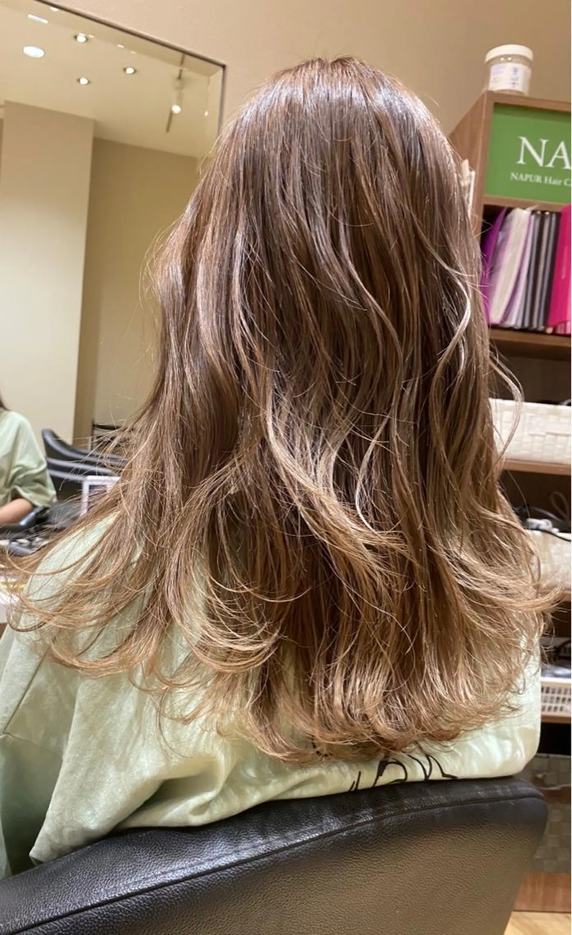 セミロング カラー ベージュカラー ブラウンカラー ブラウンベージュ カット salowin梅田茶屋町suite所属・ハイトーンヘア/ 島崎　タクミのヘアスタイル