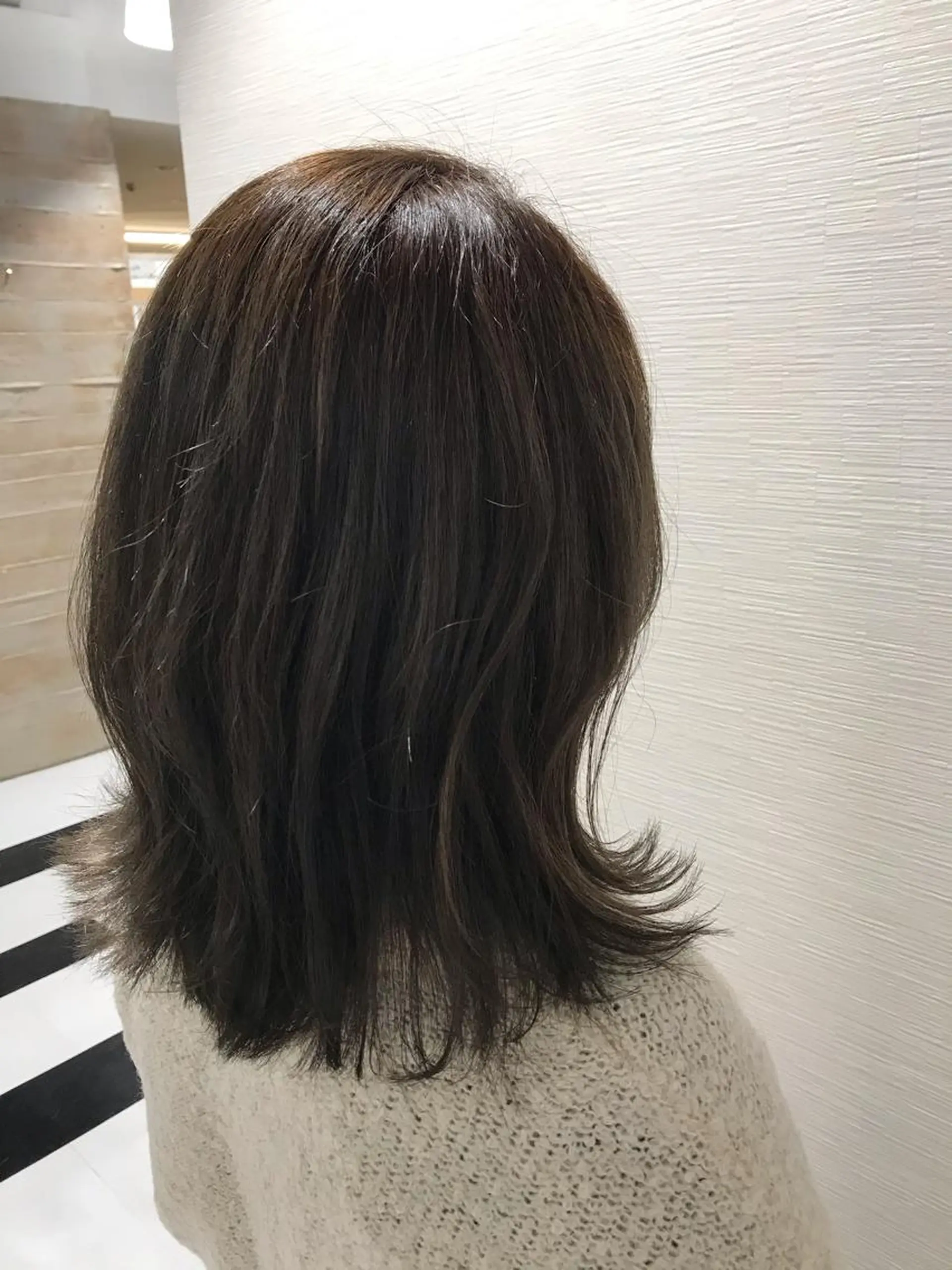 ミディアム カラー ブリーチ グレージュ 【東北メンズヘア1 位受賞🥇】本間祐太のヘアスタイル