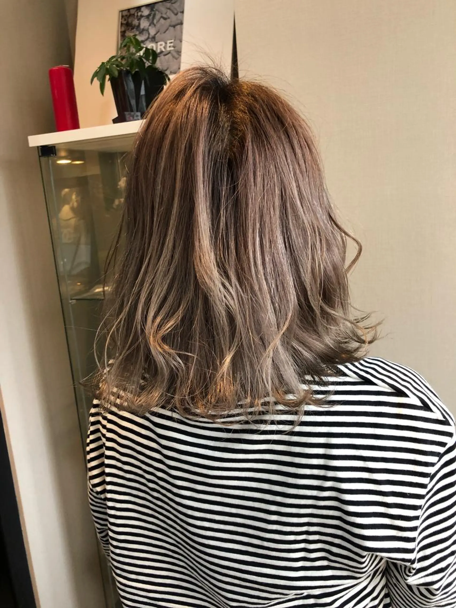 ミディアム カラー アッシュ バレイヤージュ ベージュカラー ブルーカラー ブルージュ ハイライト/髪質改善 ans/黒木 和大のヘアスタイル