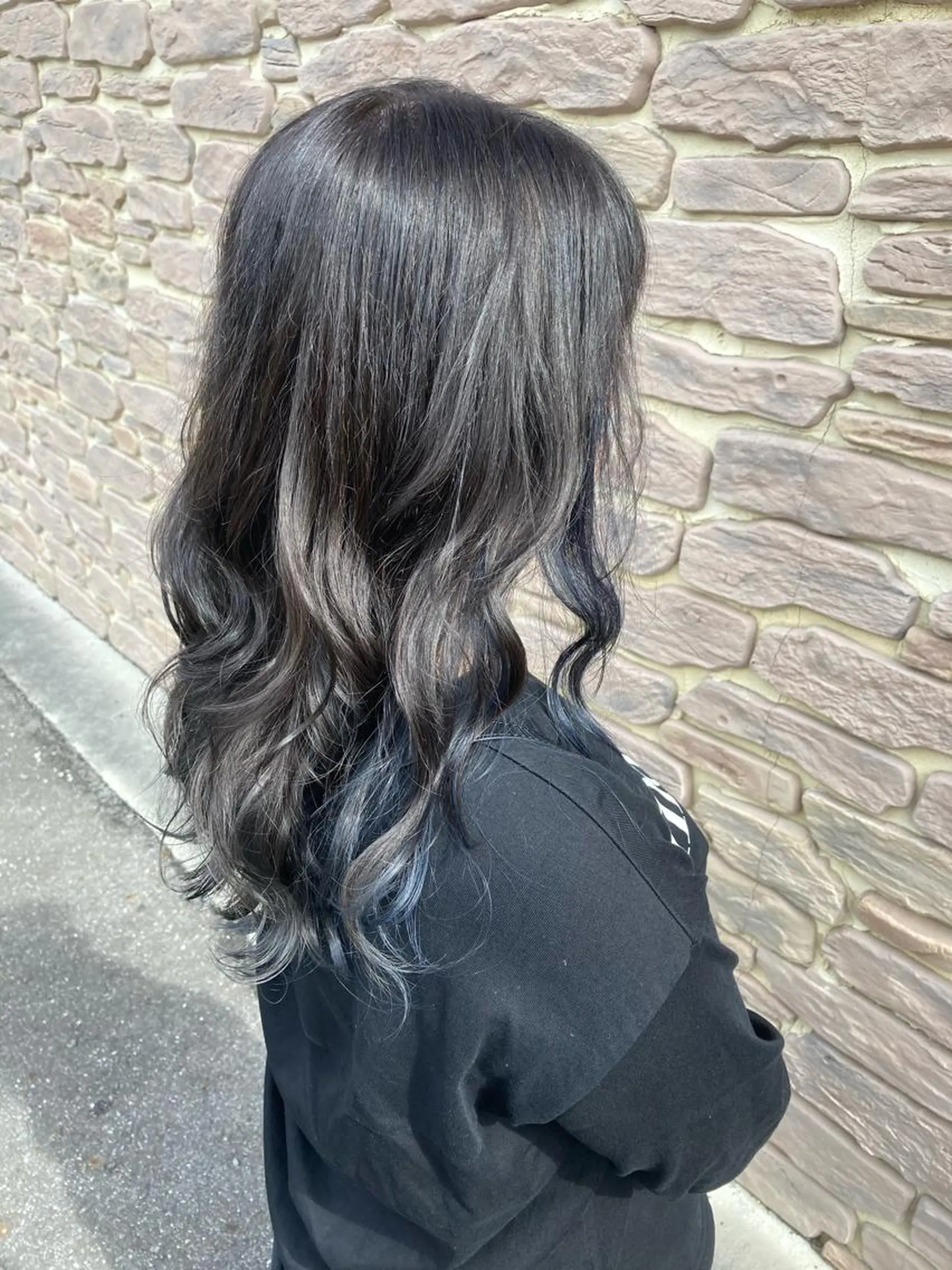 ロング カラー ネイビーカラー 浅岡 のどかのヘアスタイル