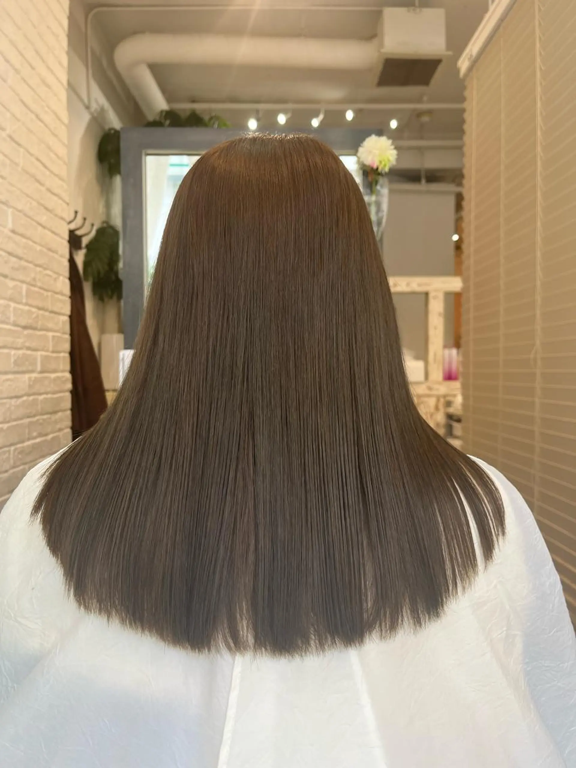 セミロング カラー 石井 歩奈のヘアスタイル
