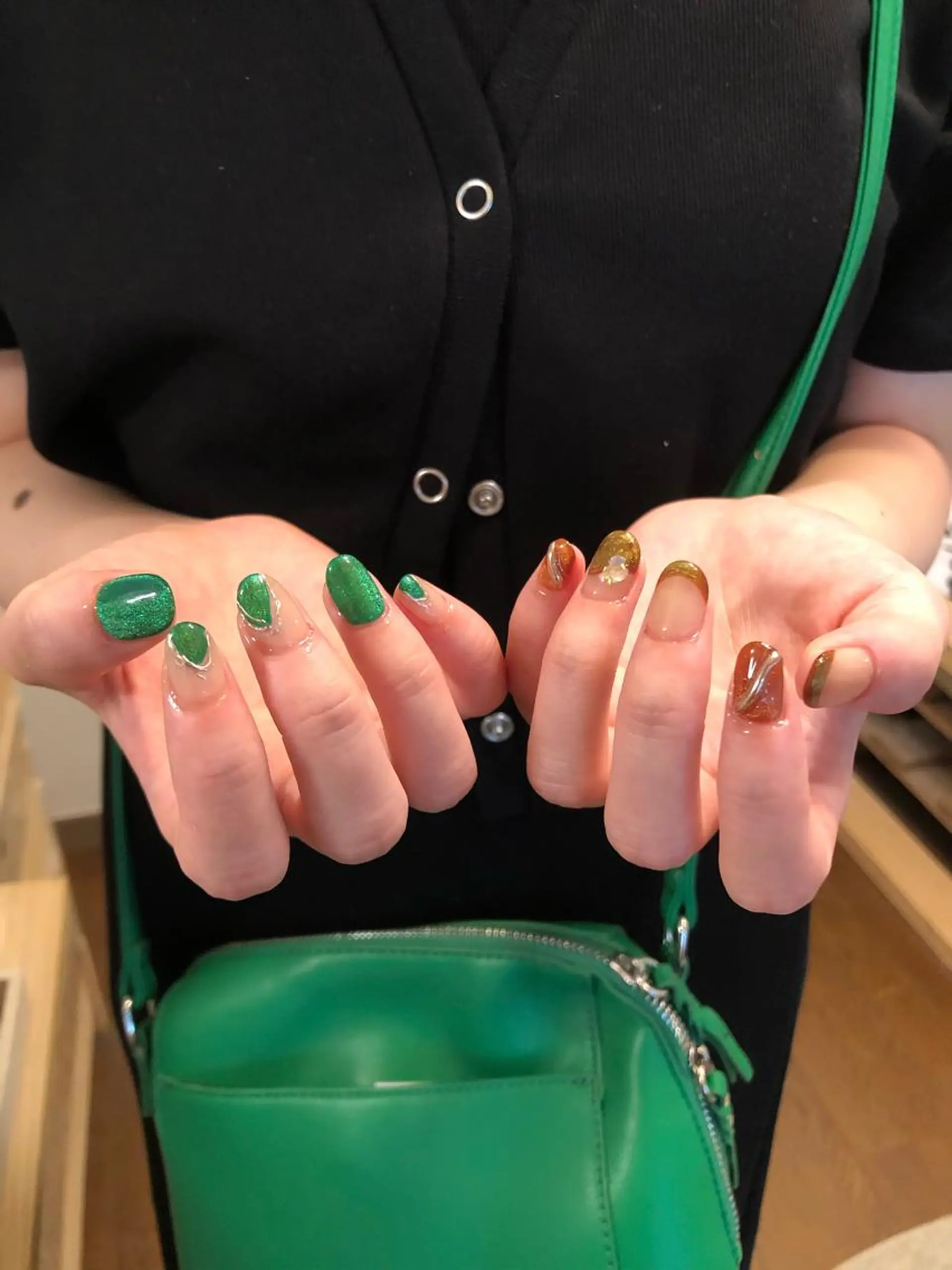 ネイル ハンドネイル フットネイル ハンドケア Nes.Nail所属・Miyagi Asamiのネイルデザイン