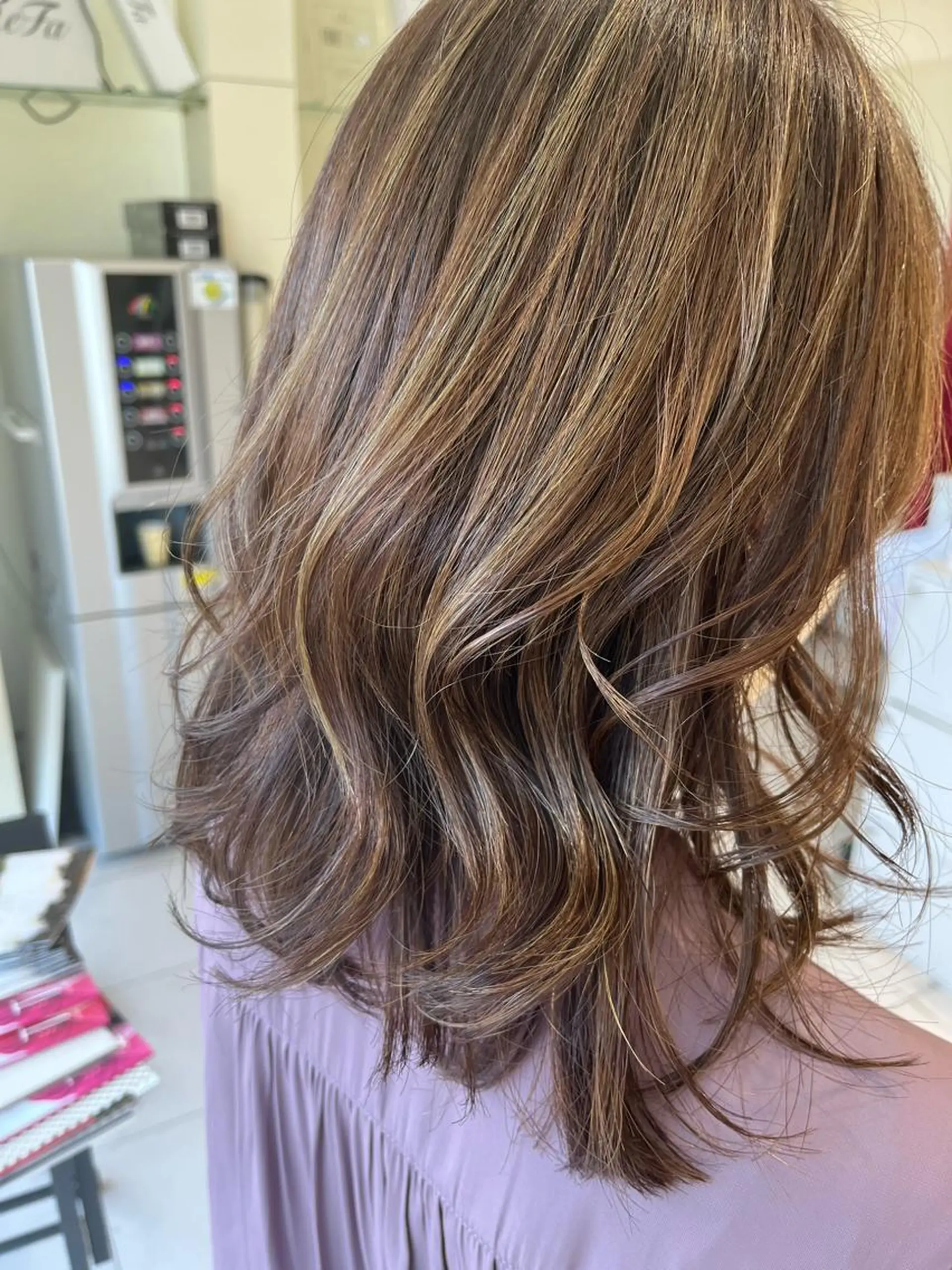 セミロング カラー 保子 祐里香のヘアスタイル