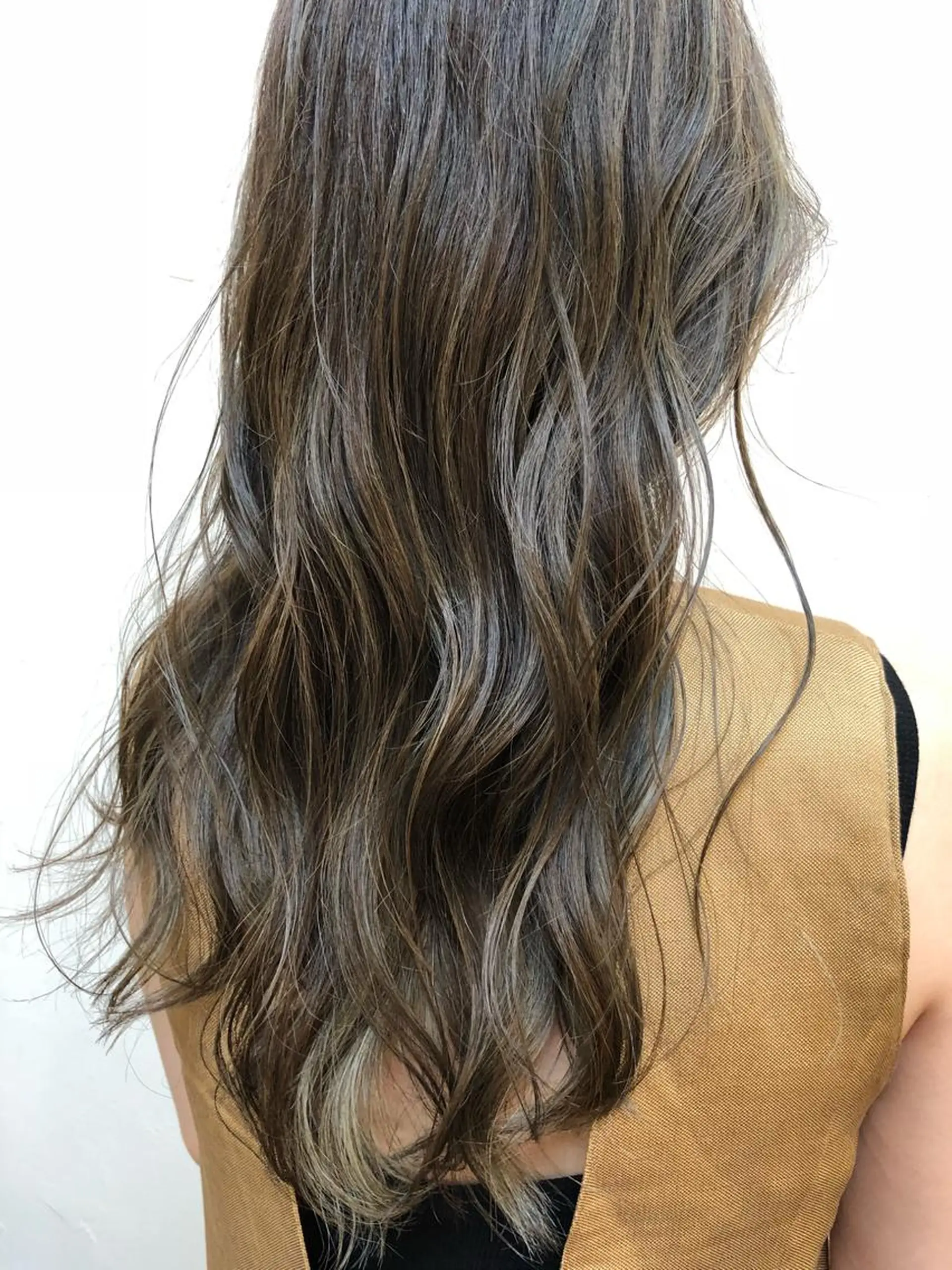 ロング カラー アッシュ ベージュカラー 透明感カラー オレンジ luve heart's And Be  minamisemba所属・脇坂 佳世の眉毛・アイブロウイメージ