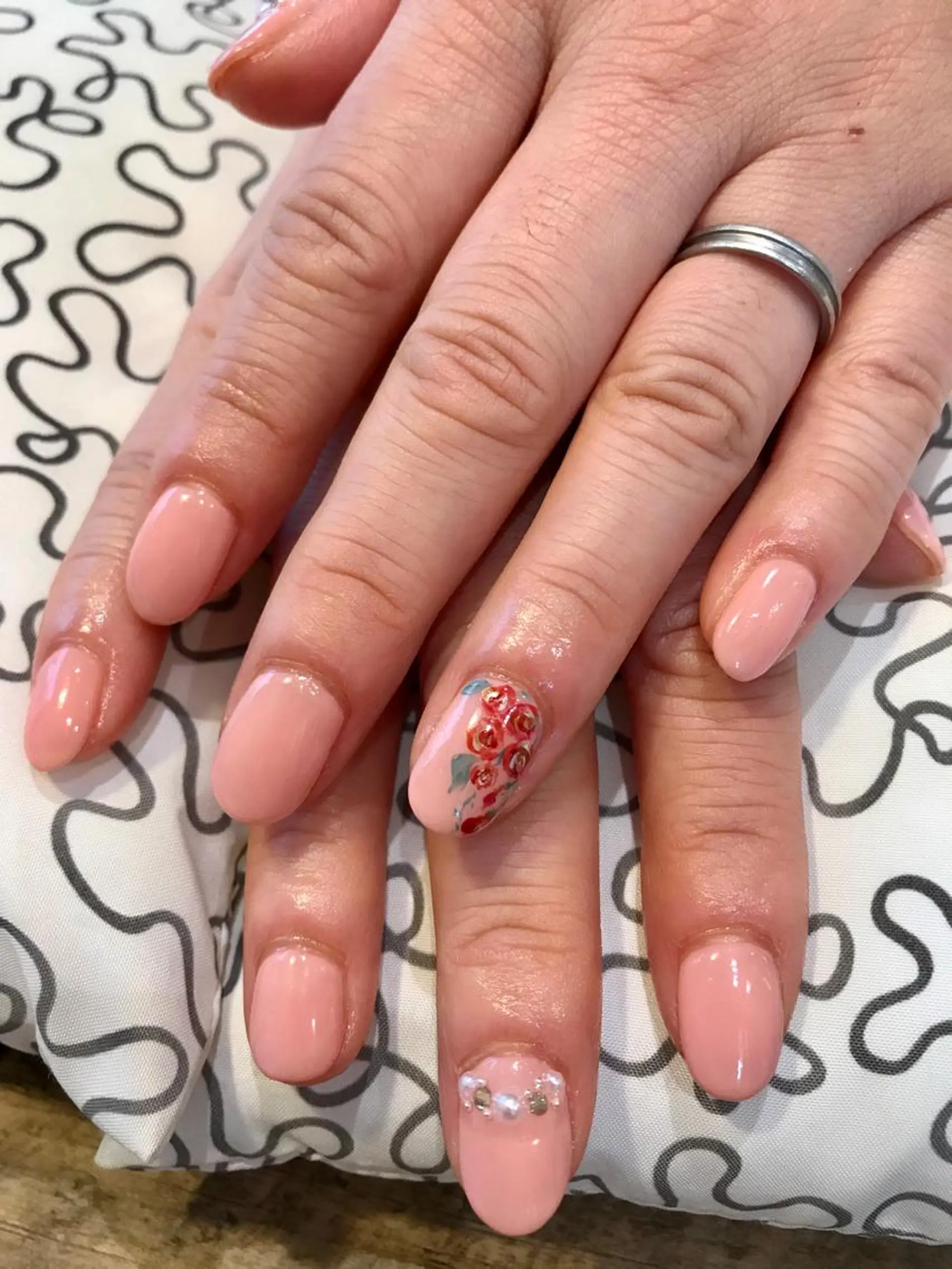 ネイル ハンドネイル 佐藤  悠子のネイルデザイン