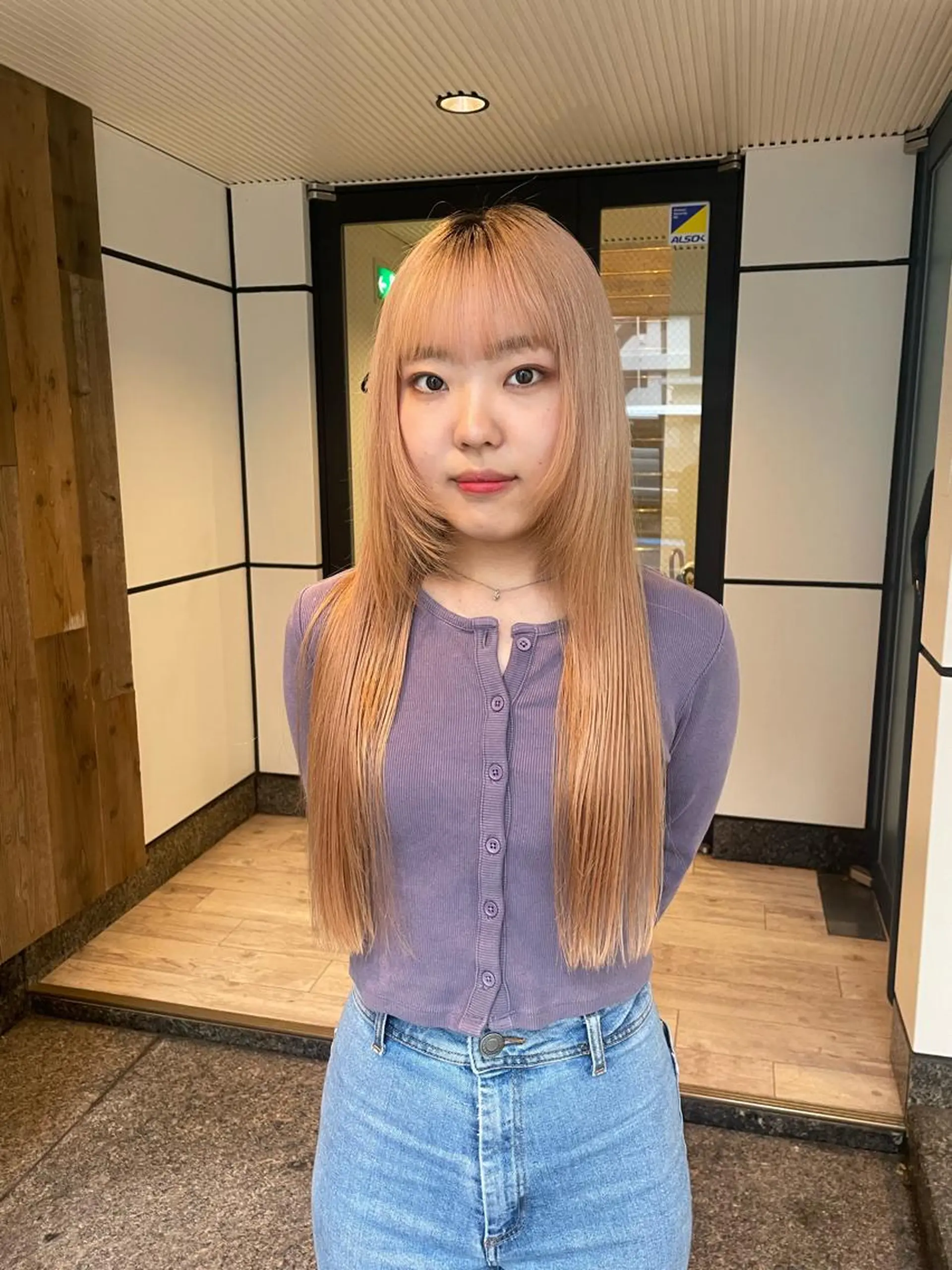 ロング カラー ロングレイヤー ハイトーンカラー レイヤーカット ロング 似合わせカット カット 渋谷 留菜のヘアスタイル