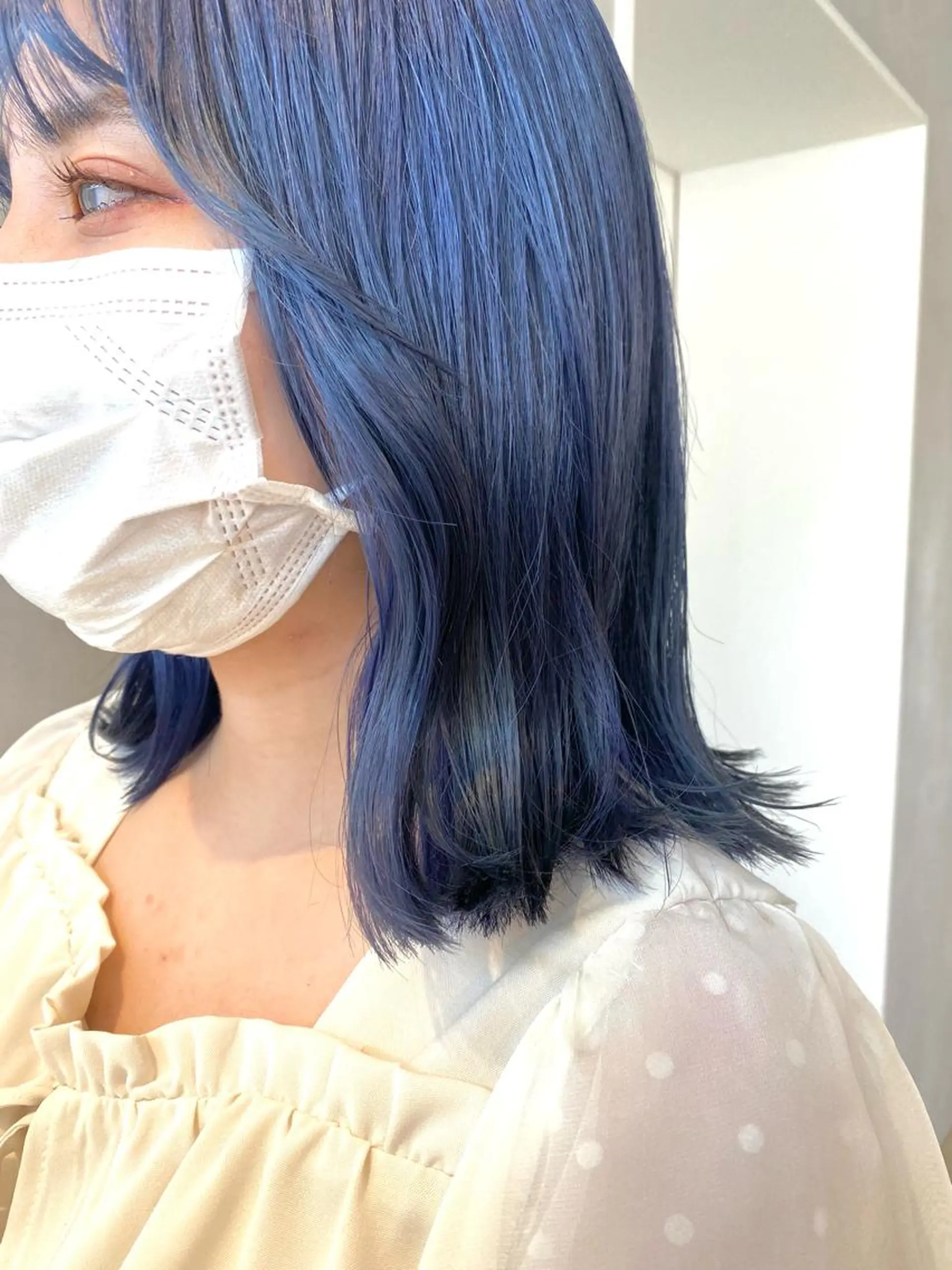 ミディアム カラー ブルーカラー シルバー カット ヘアカラー ピンク/ベージュ /似合わせ/田島百華のヘアスタイル