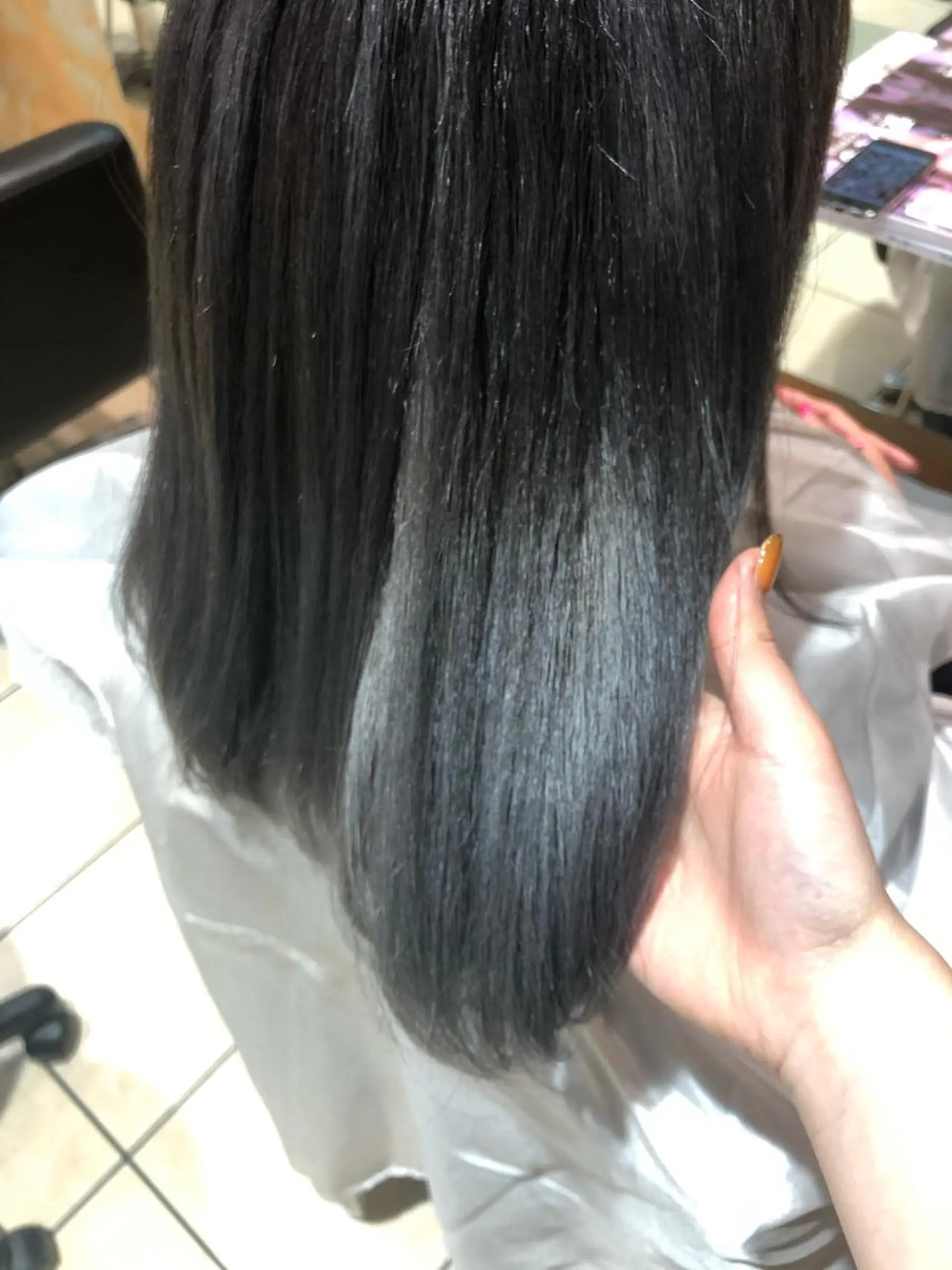 セミロング カット 縮毛矯正 eclat suzumiのヘアスタイル