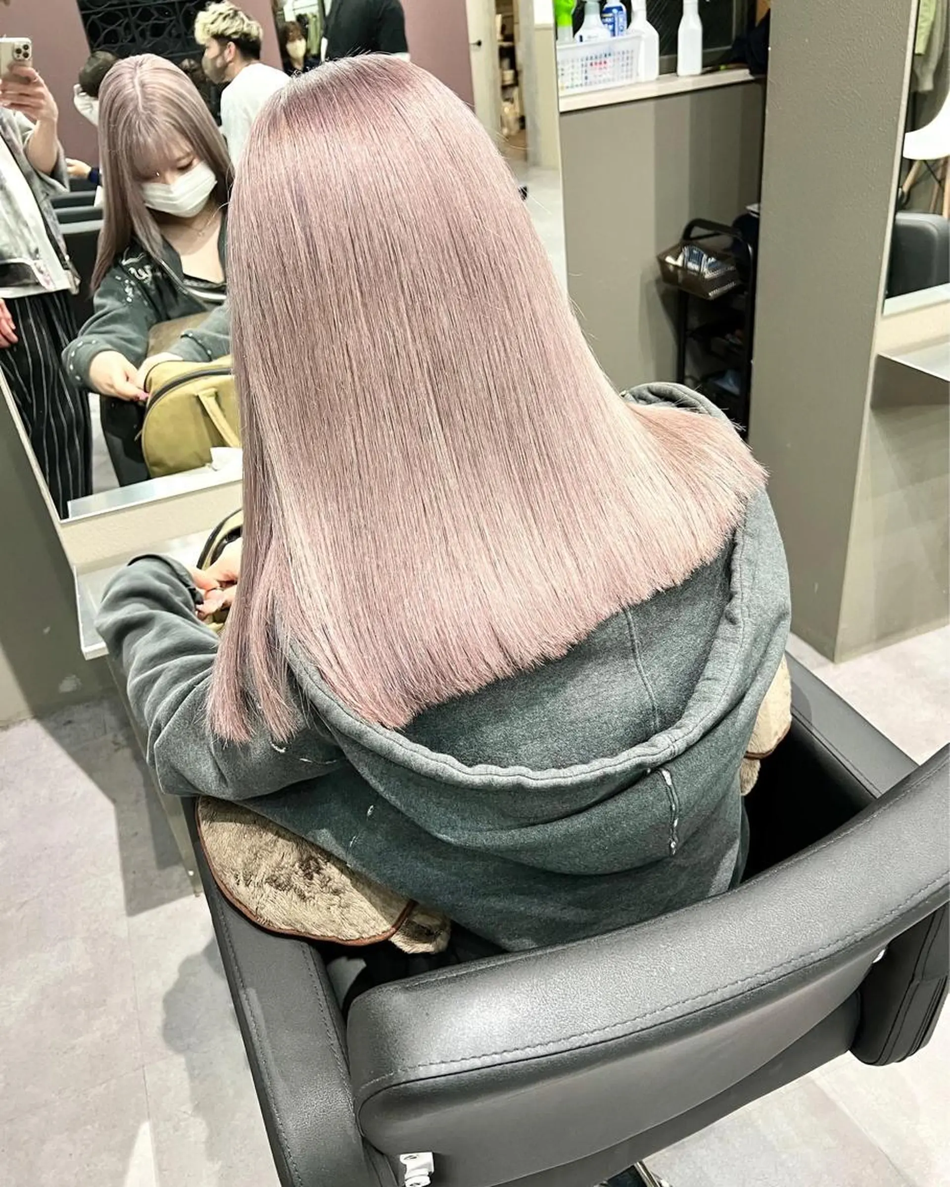 セミロング カラー Via officialのヘアスタイル