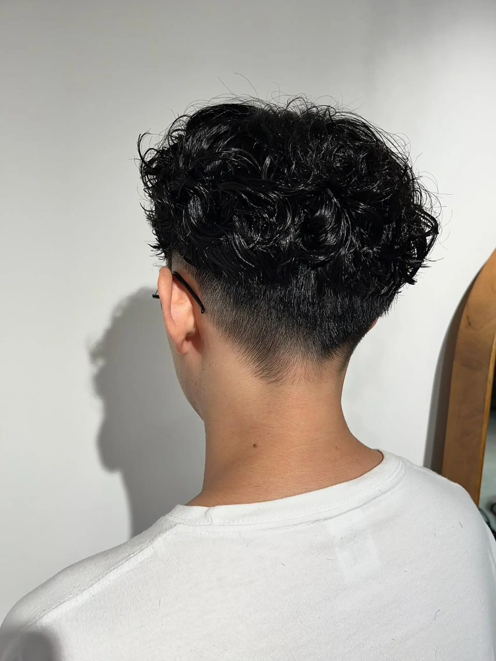 ショート パーマ メンズ アップバング ビジネス マッシュ メンズパーマ メンズツイストパーマ 高橋 英彦のヘアスタイル