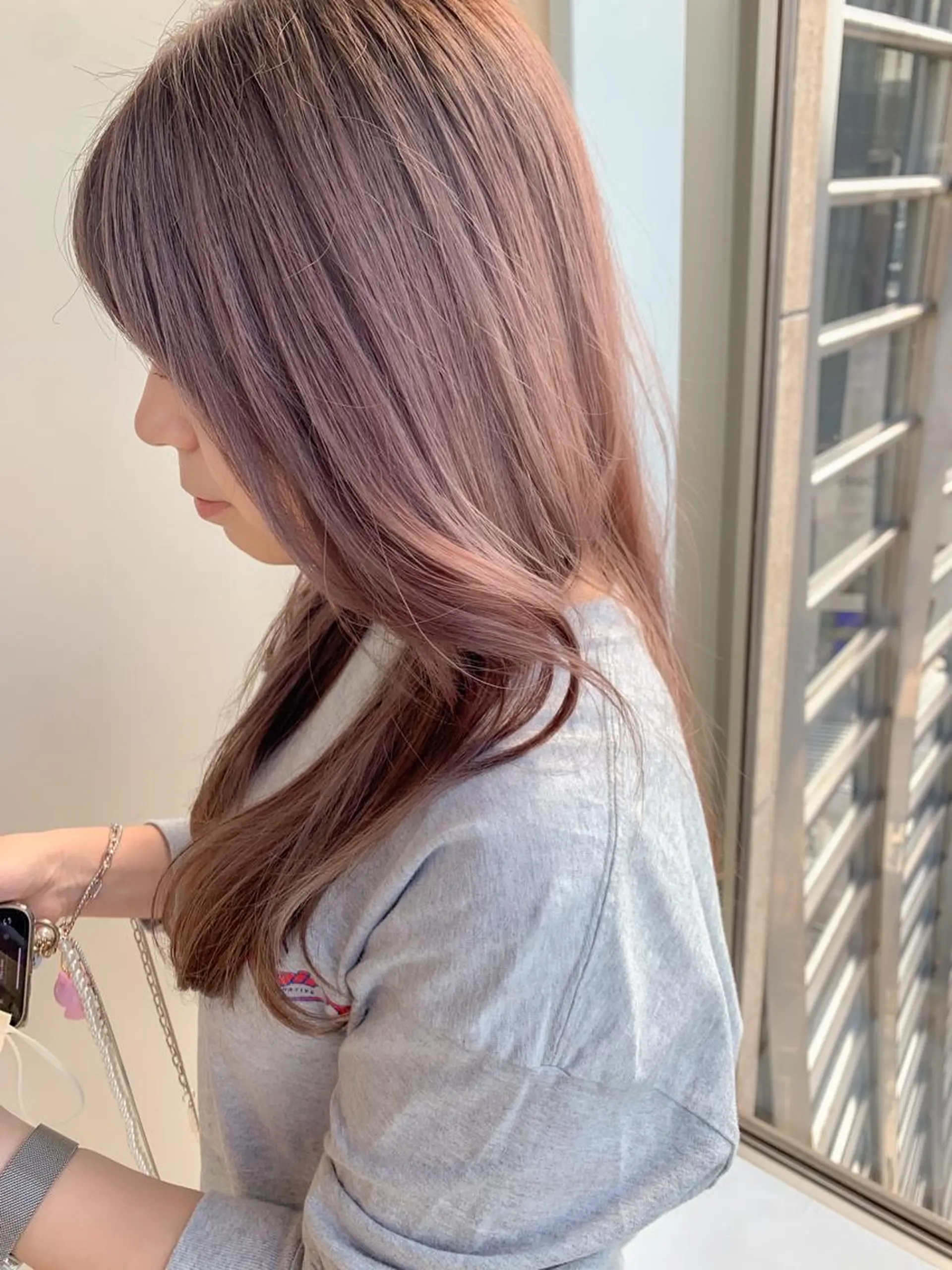 セミロング レイヤー/顔周り カット/松岡 祥利のヘアスタイル