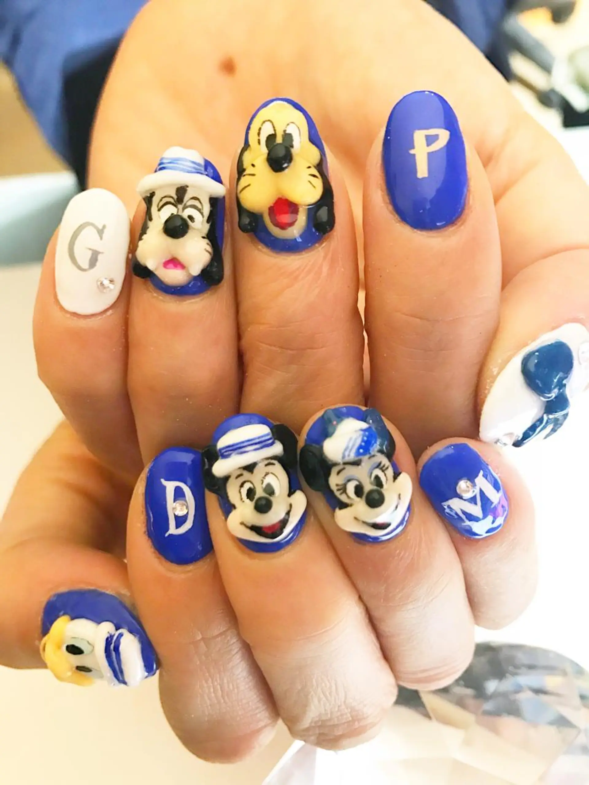 ネイル ジェルネイル YUN 💅のネイルデザイン