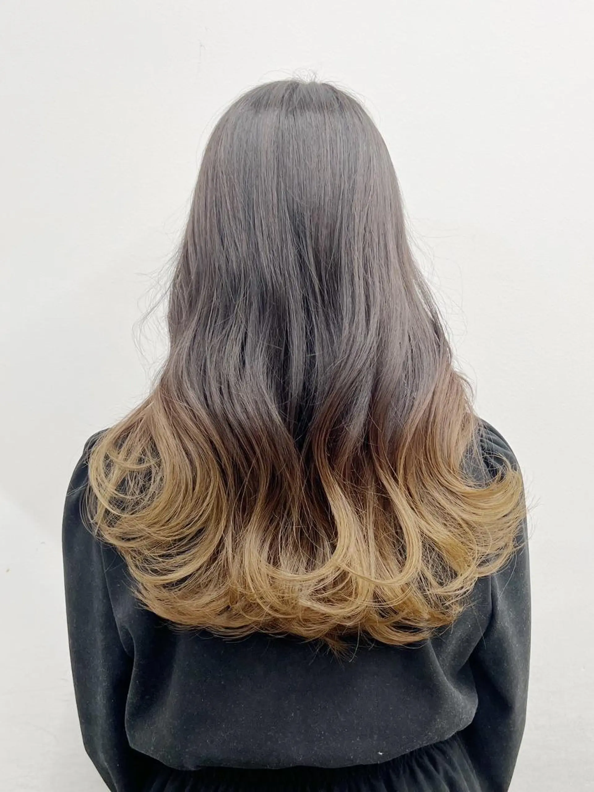 ロング カラー アディクシーカラー アッシュ ブルーカラー ダークアッシュ グレージュ 【公式】amble luxe池袋東口🩷のヘアスタイル