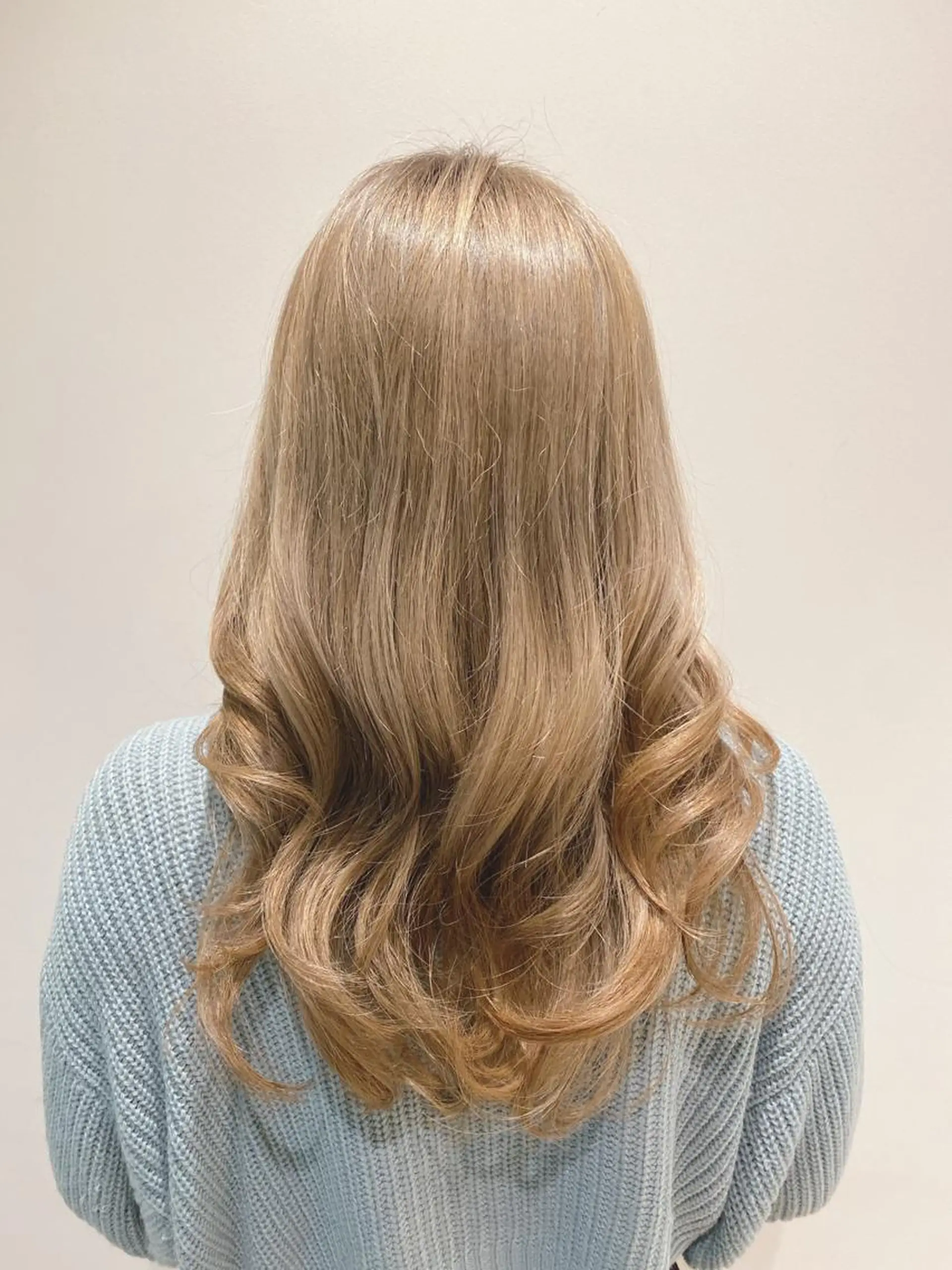 ロング カラー ベージュカラー ブリーチ ホワイトベージュ カット ヘアカラー トリートメント 艶髪🌿美髪 大塚礼乃【西荻窪】のヘアスタイル