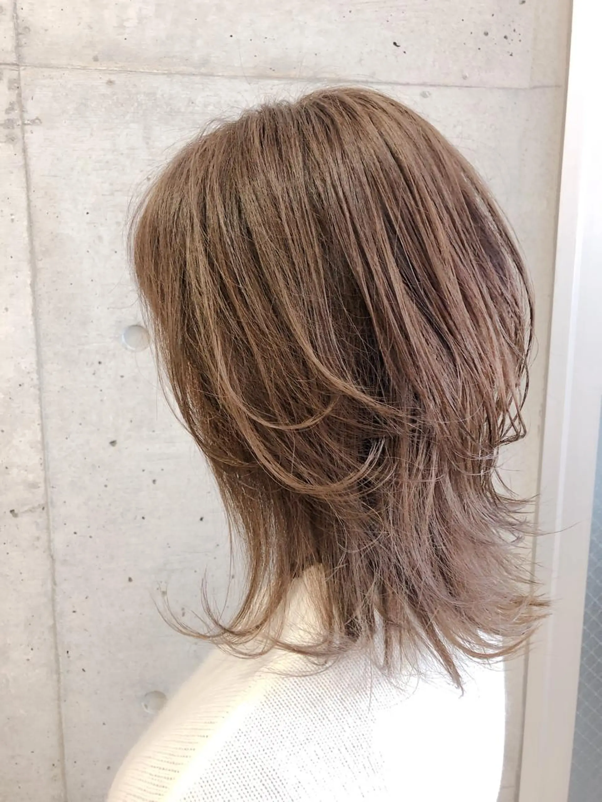 ミディアム カラー アッシュ アッシュグレー アッシュグレージュ グレージュ ウルフカット 大栗 佑也  髪質改善のヘアスタイル