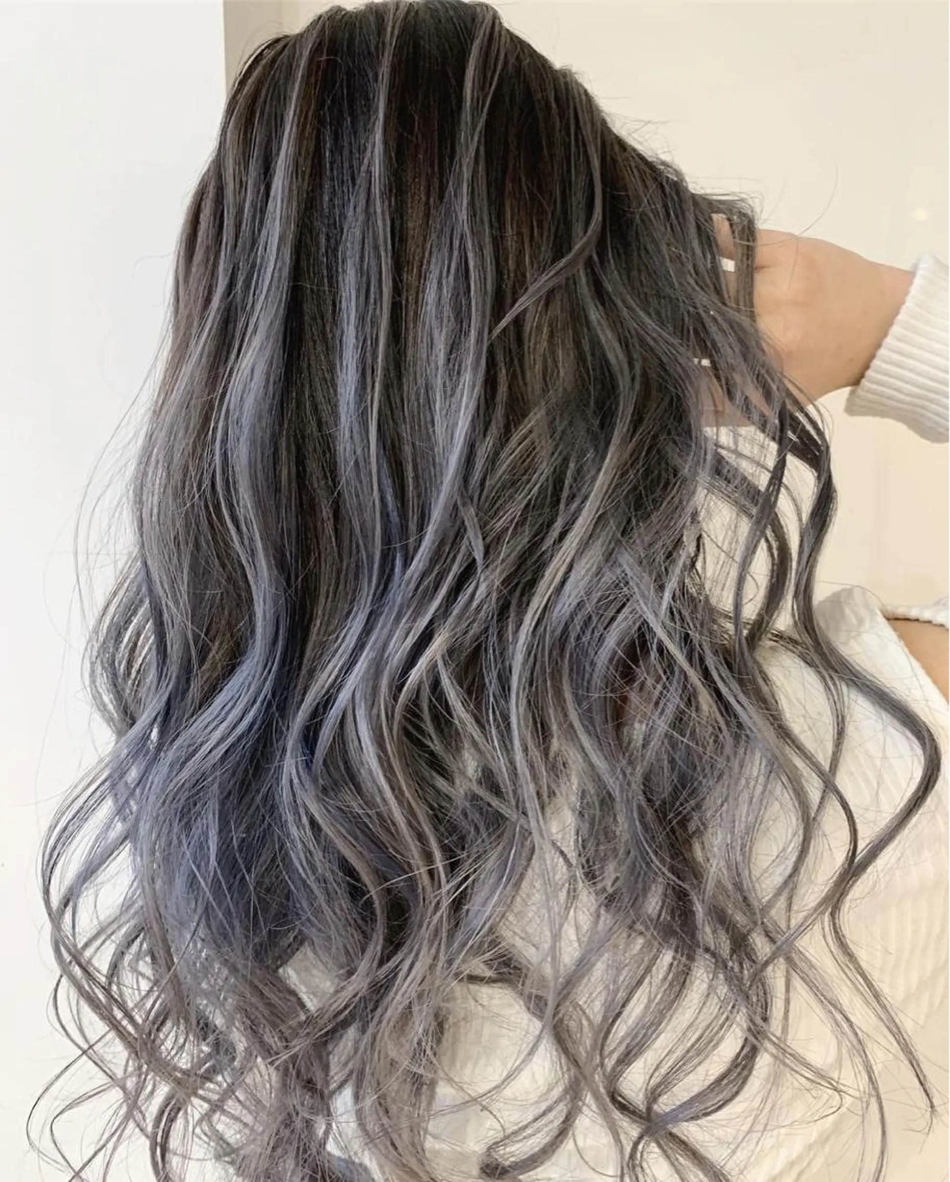 ロング カラー パーマ ヘアアレンジ 【公式】amble luxe池袋東口🩷のヘアスタイル