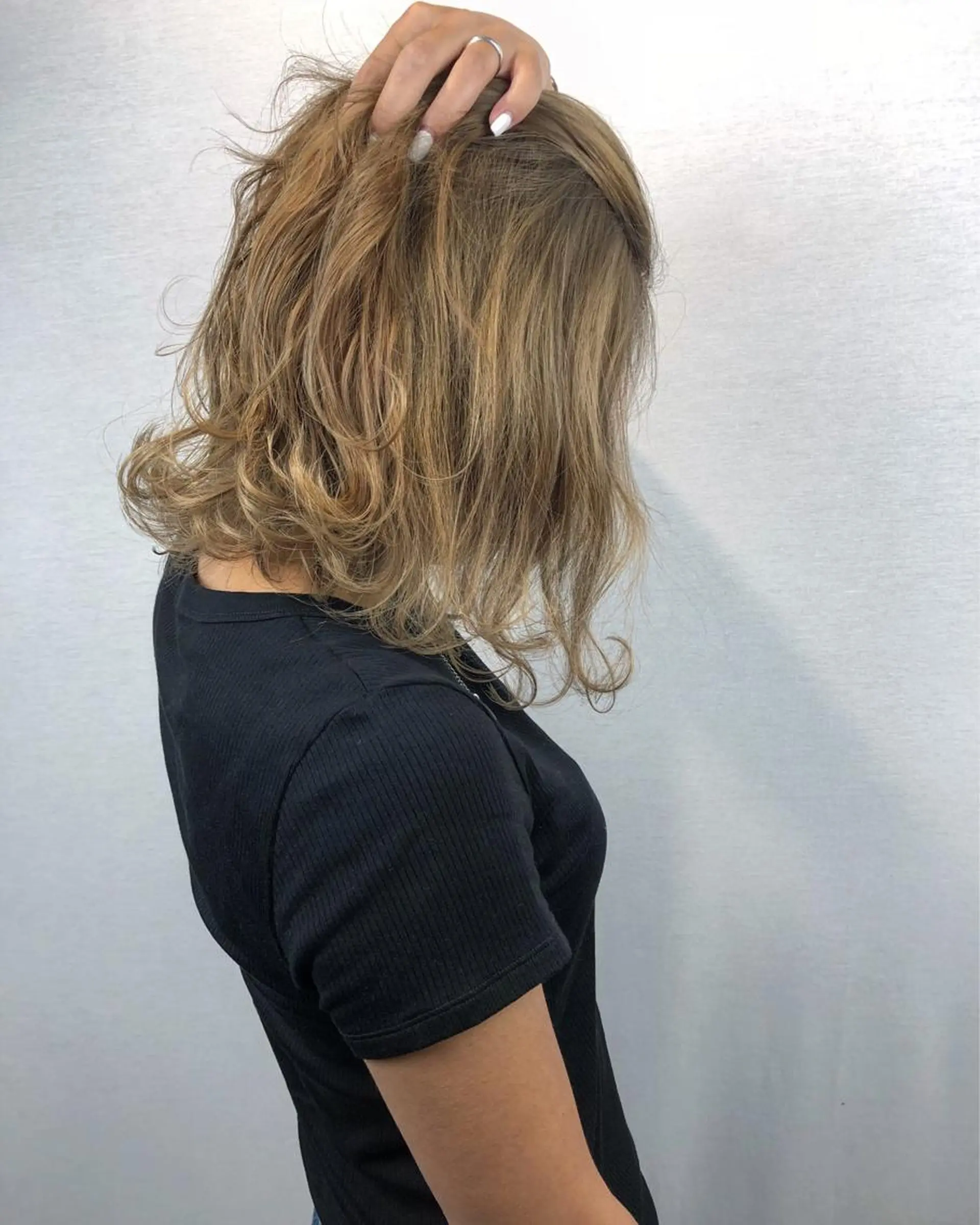 ミディアム カラー ブロンド ダブルカラー ハイトーンカラー ヘアカラー 2nd所属・🤍2nd🤍田所 美希のヘアスタイル