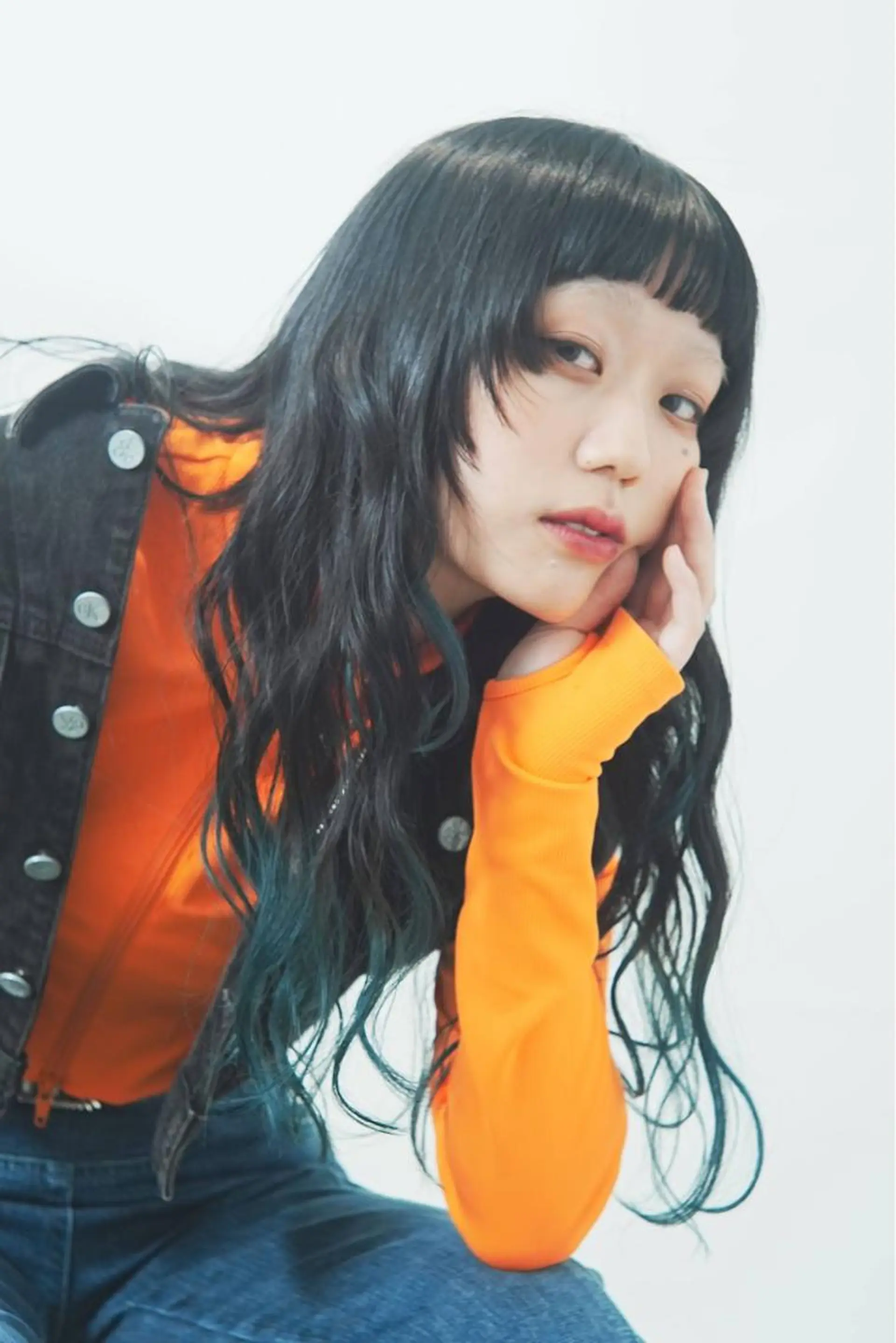 ミディアム カラー tomo🍒パーマ ハイトーン似合わせのヘアスタイル