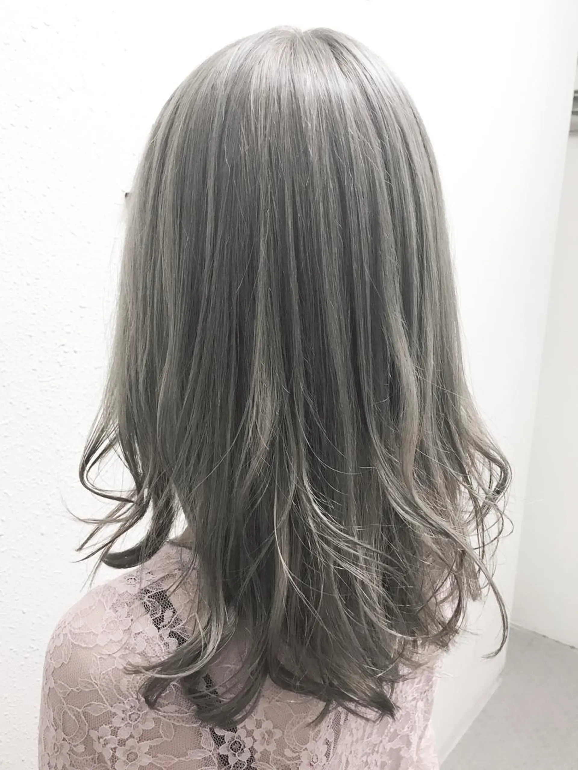 セミロング 緑地公園美容室 neohairのヘアスタイル