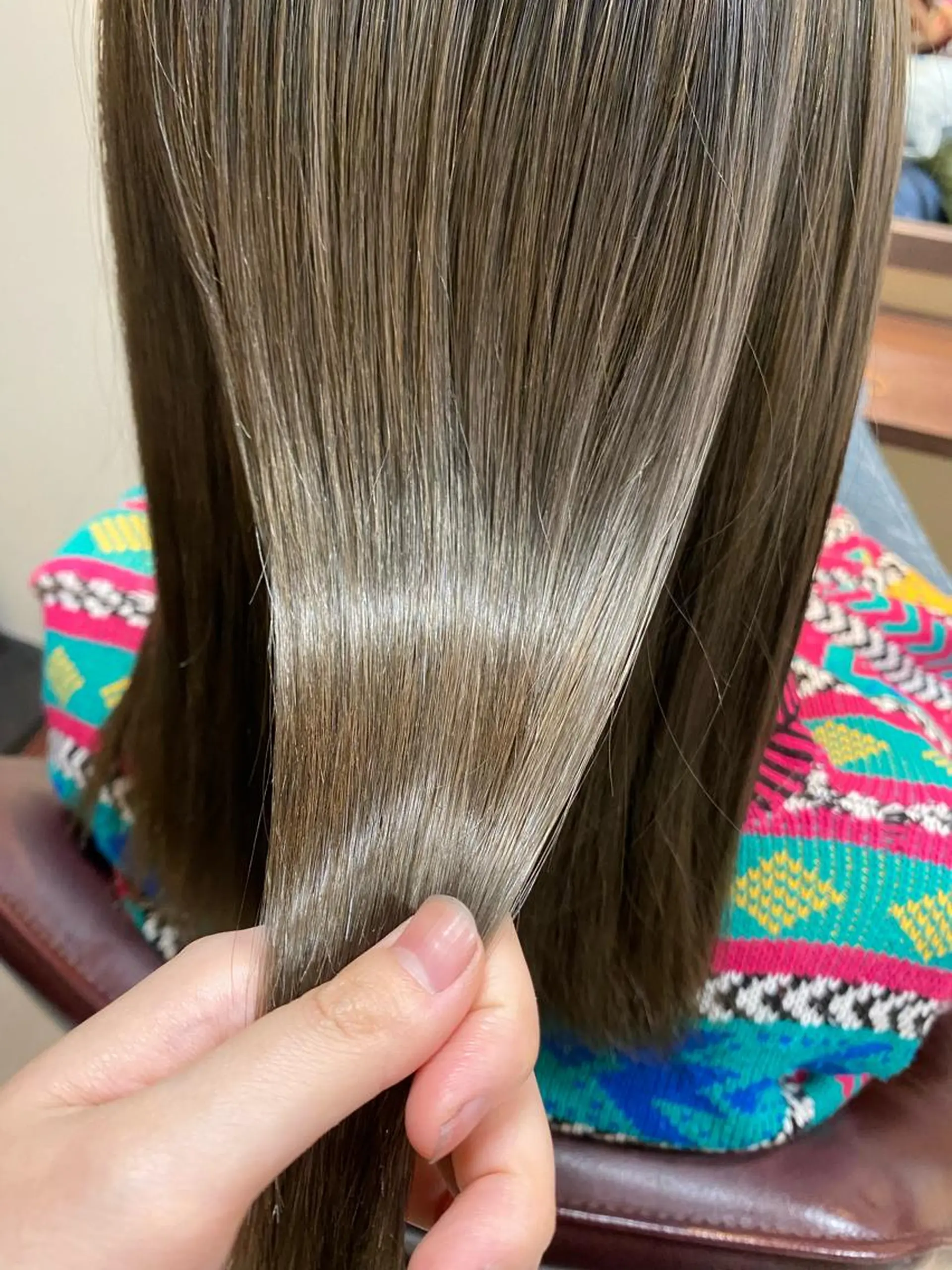 ミディアム 水谷 菜央のヘアスタイル