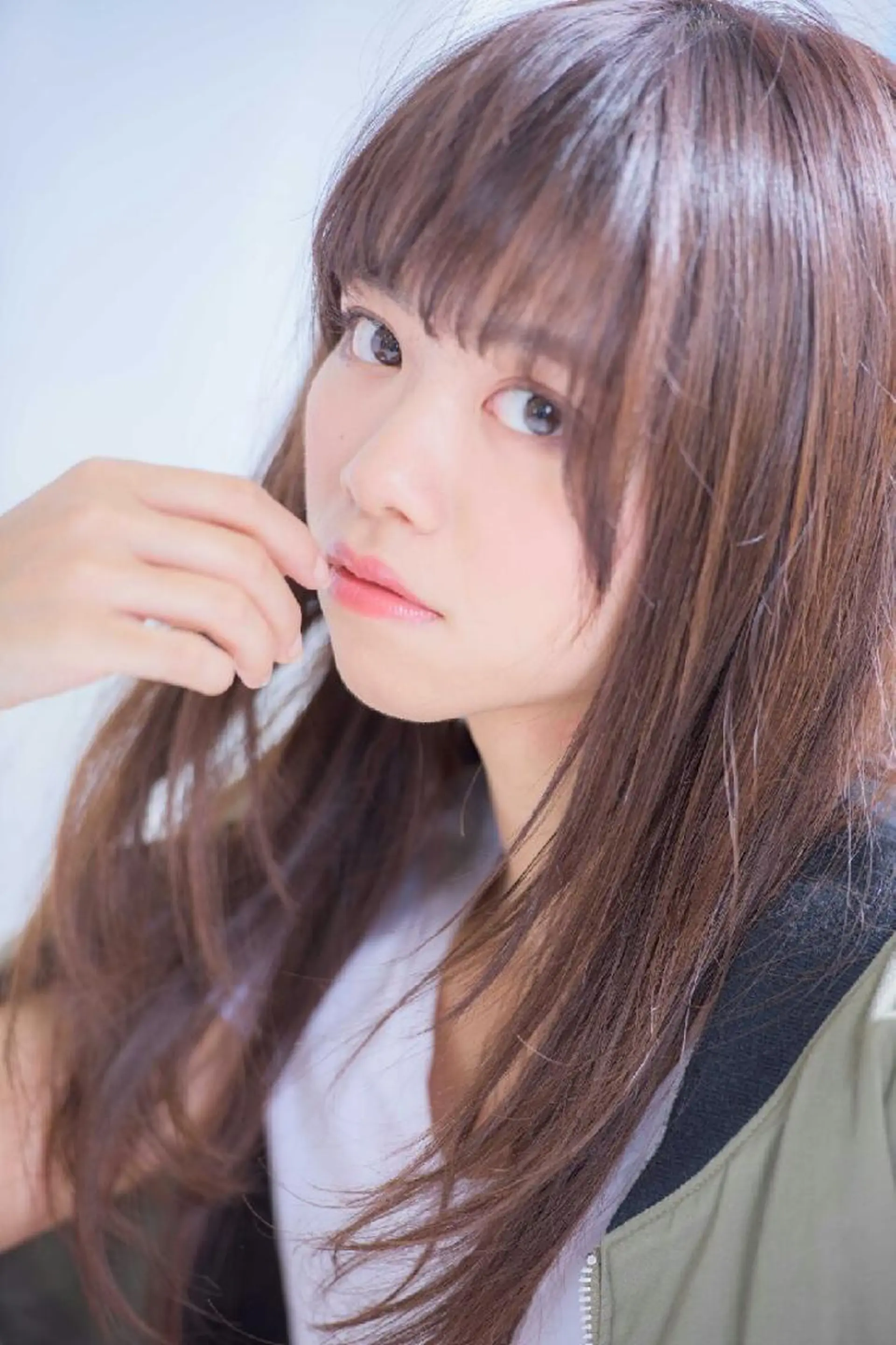 ミディアム セミロング カラー パーマ ヘアアレンジ Neolive plus所属・前田 裕介のヘアスタイル