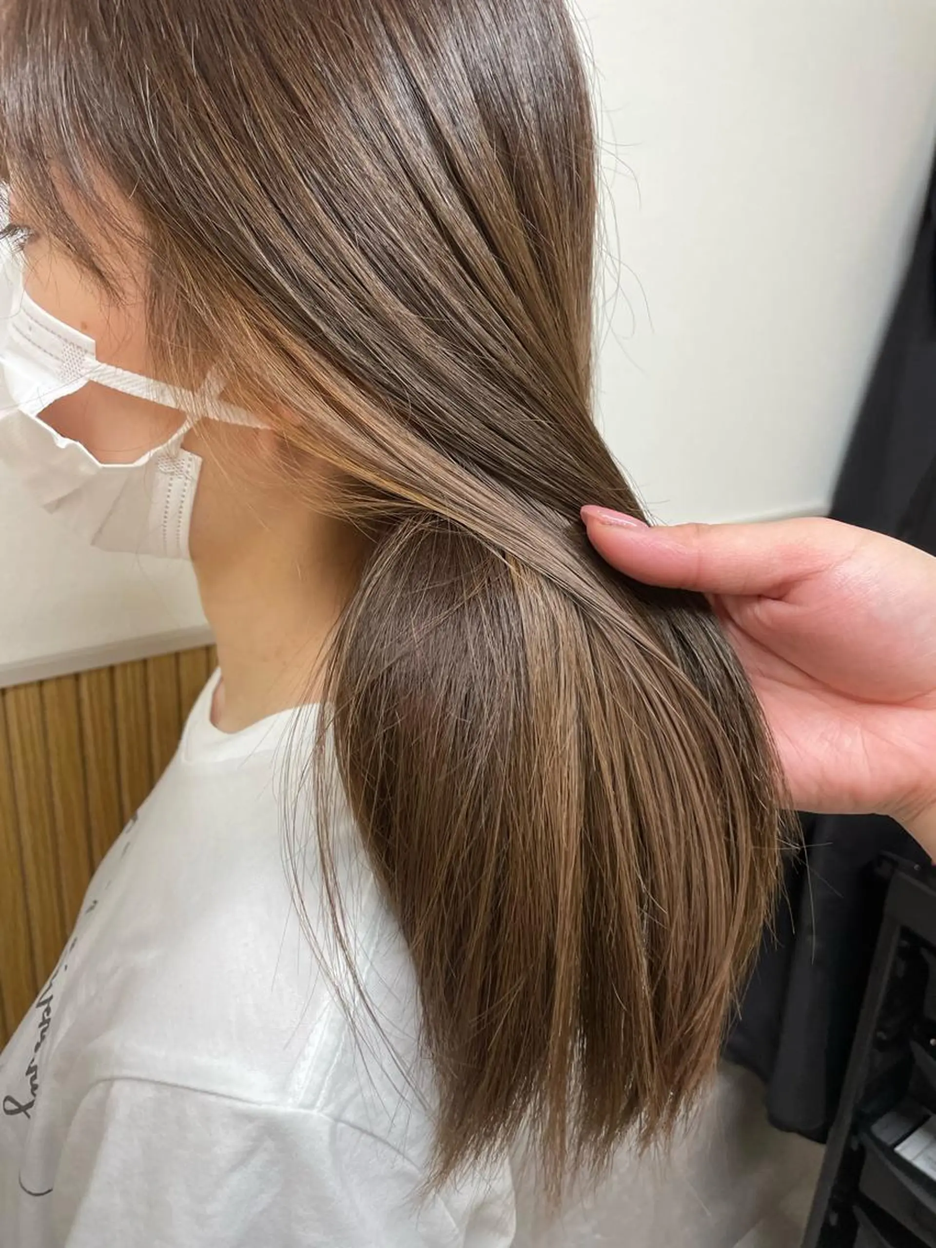 セミロング カラー ブリーチ インナーカラー カット ヘアカラー トリートメント 西 めぐみのヘアスタイル