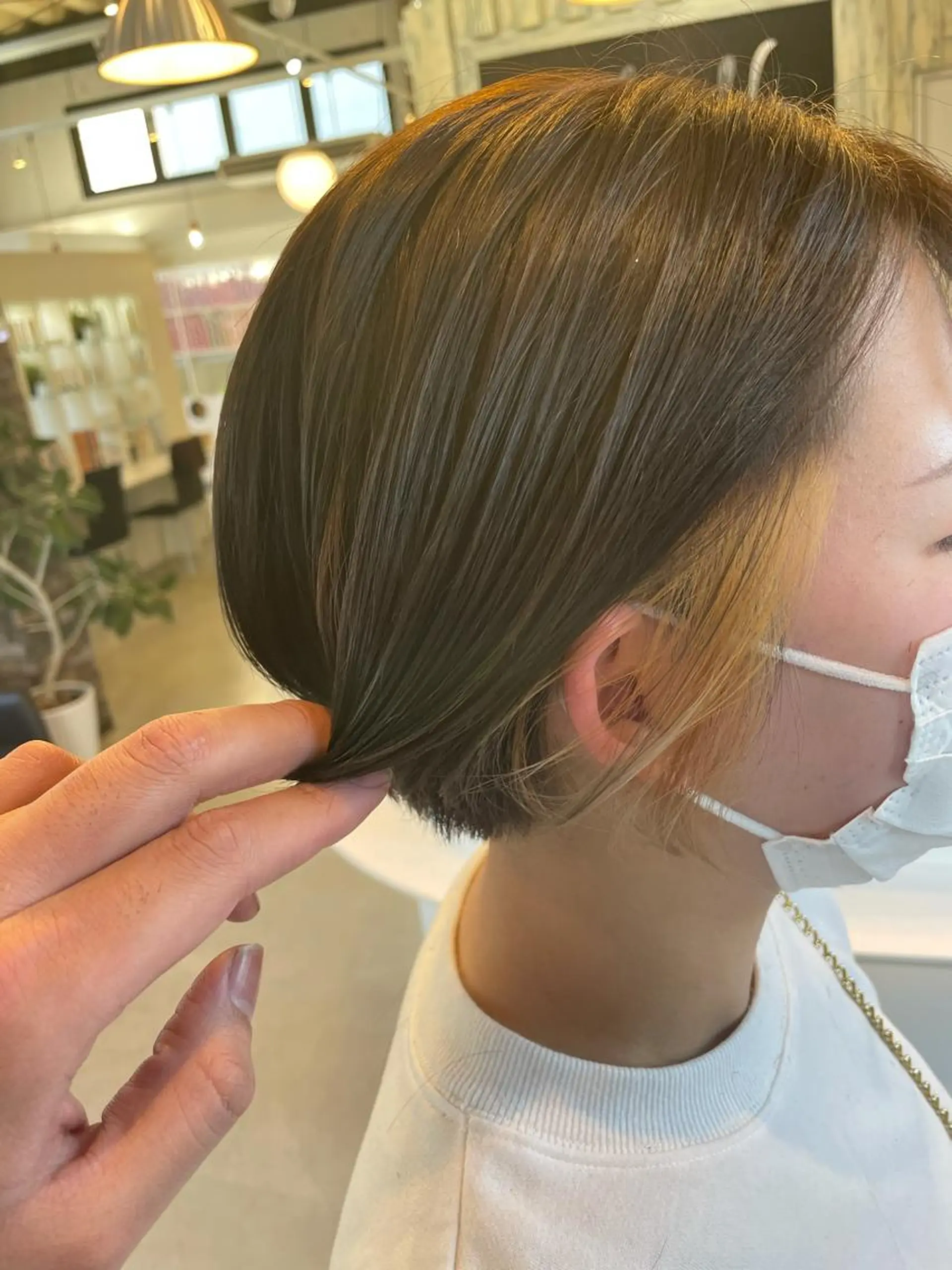 ショート イエローカラー ヘアカラー 國井 瑞貴のヘアスタイル