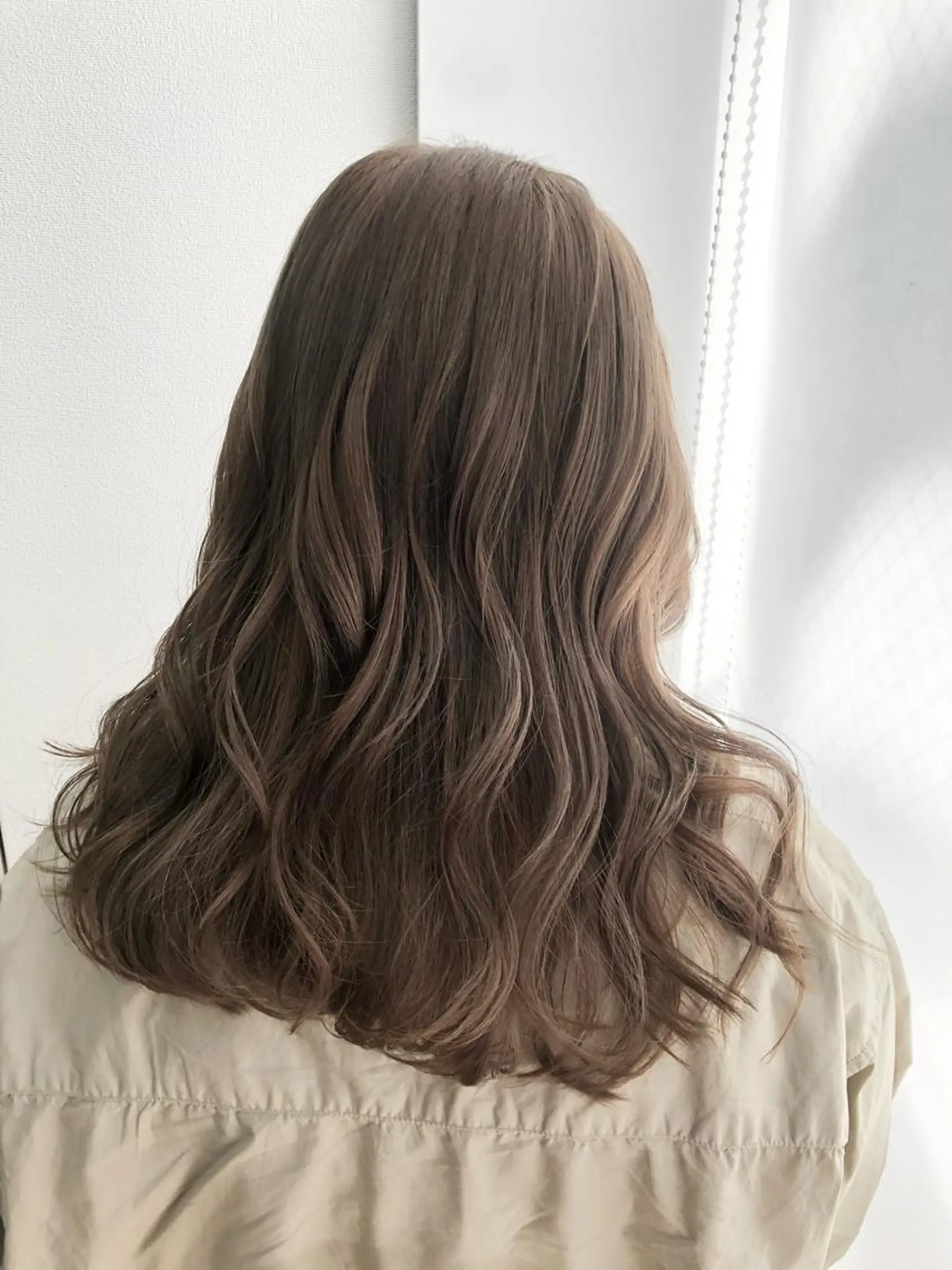 セミロング カット ヘアカラー トリートメント ヘアセット 【.ico】心斎橋/ ウルフ/飛田ゆうきのヘアスタイル