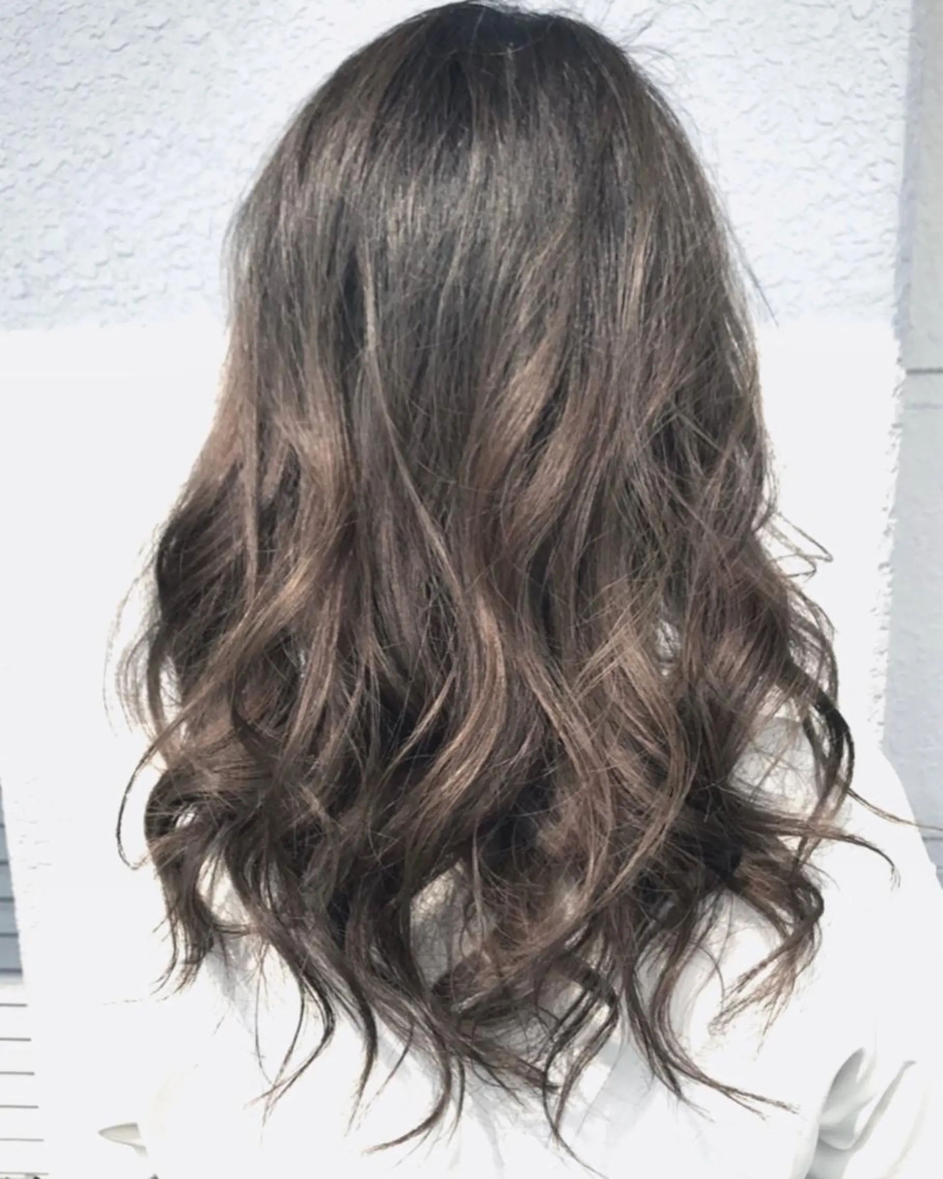 ミディアム カラー レイヤーカット匠 イソザキノリユキのヘアスタイル