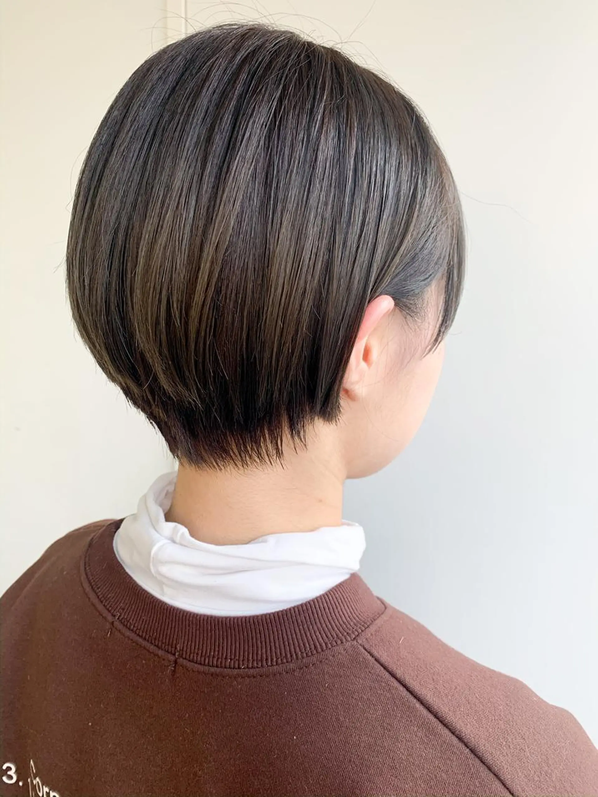 ショート nuu所属・💜ショート💜 ウルフ、ボブ二色亜美のヘアスタイル