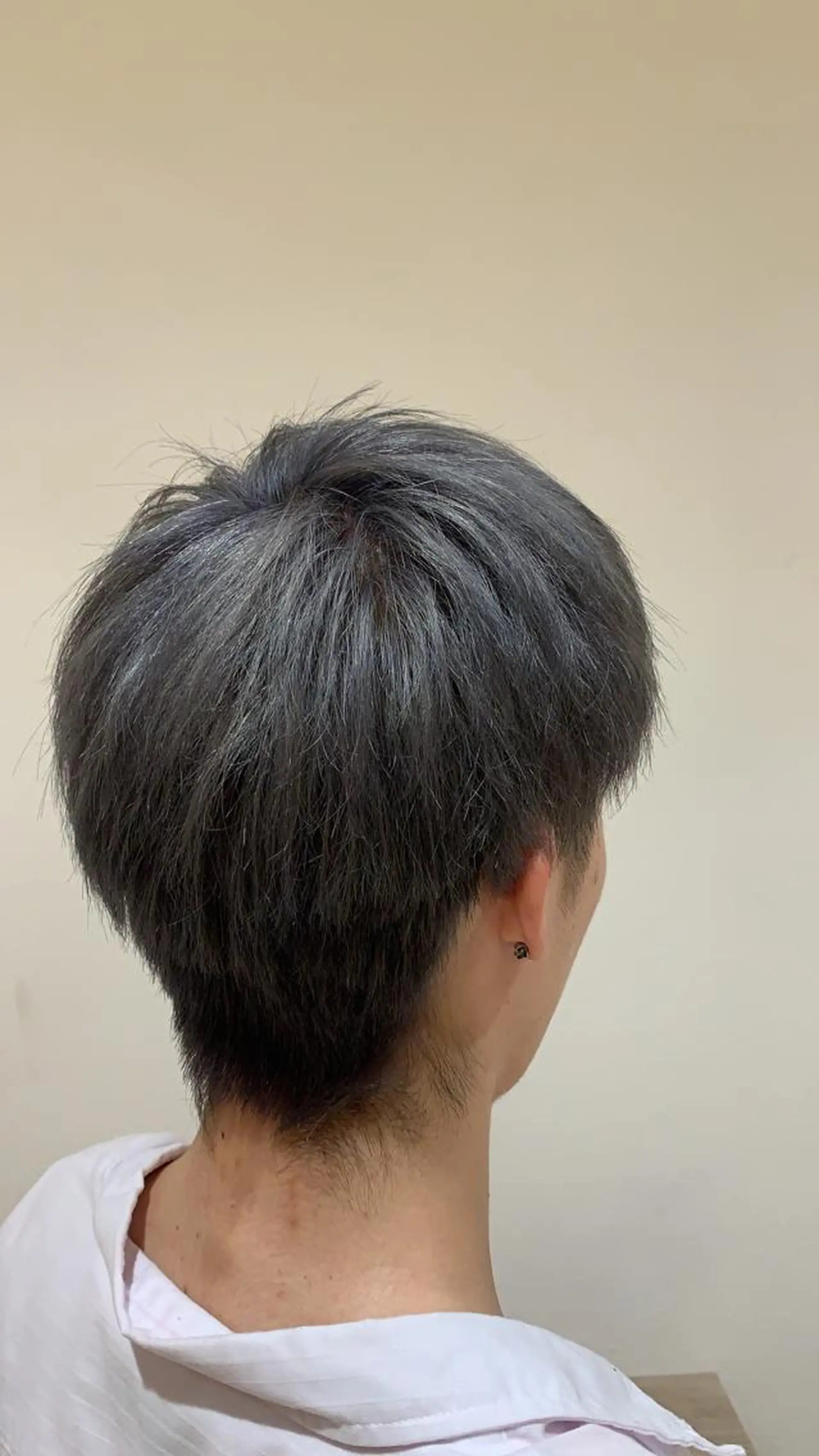 ショート カラー メンズ 工藤 勇樹のヘアスタイル