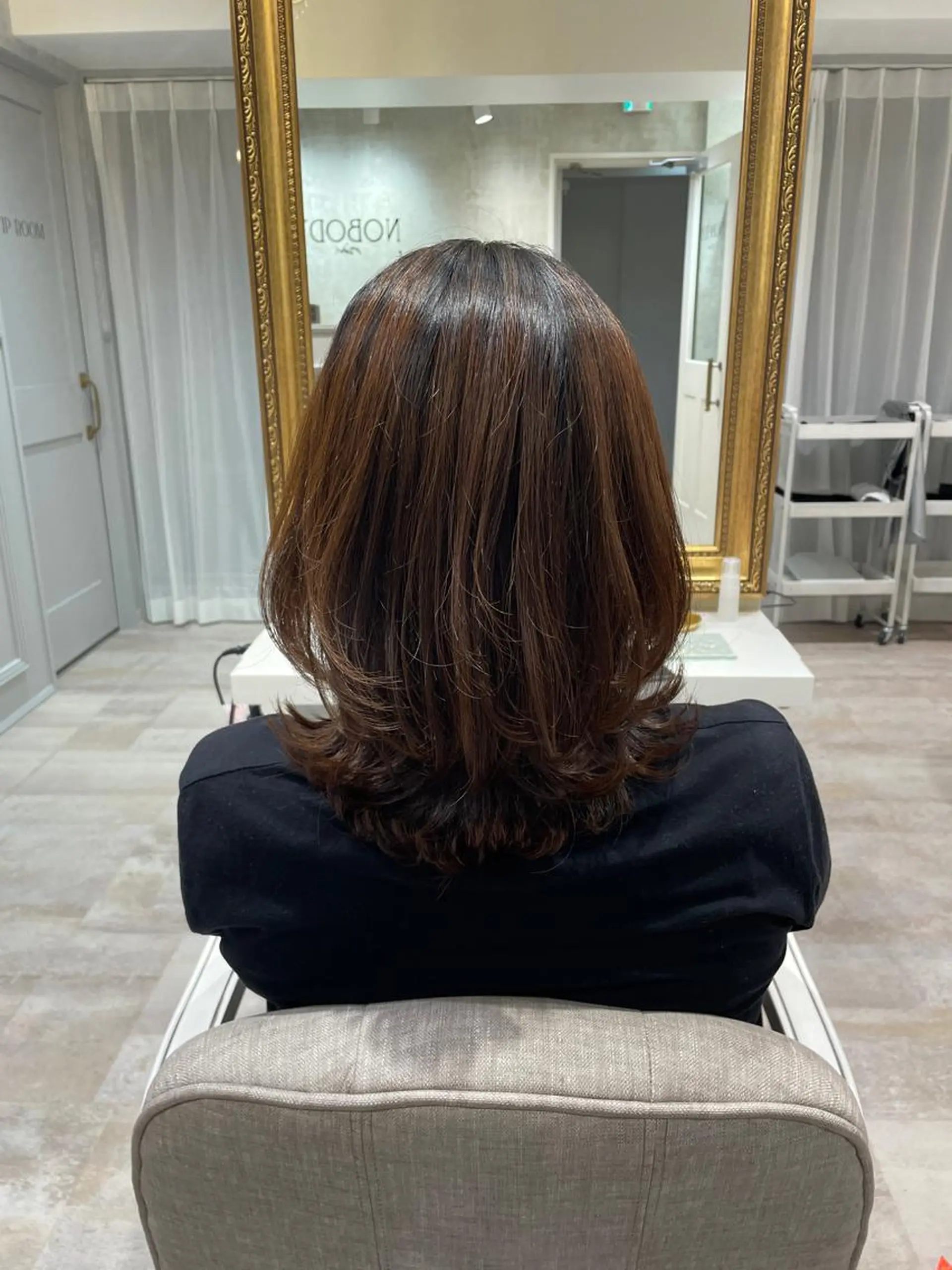 ミディアム 小野 明日香のヘアスタイル