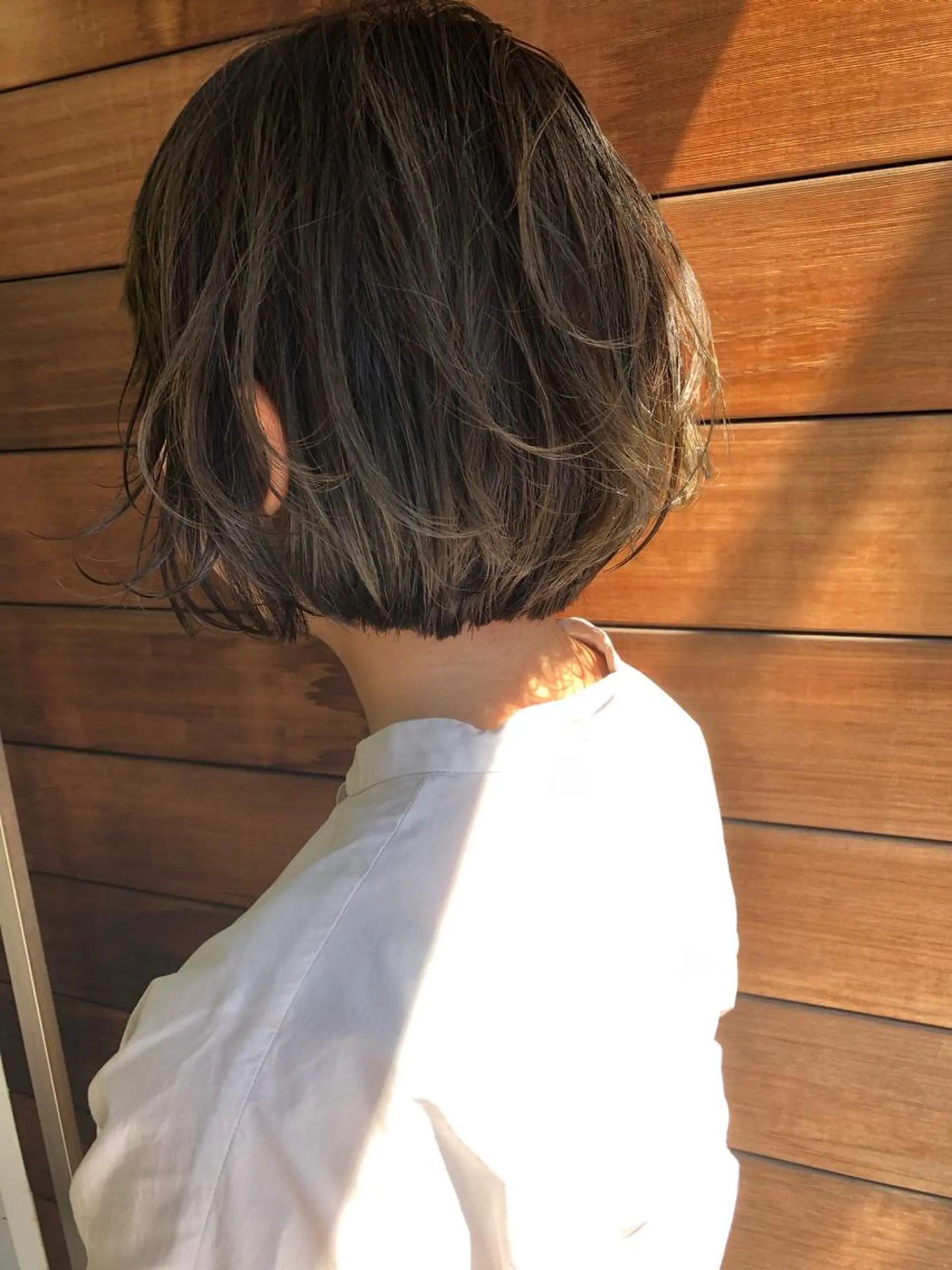 ミディアム カラー THE DAY所属・AKI HASHIMOTOのヘアスタイル