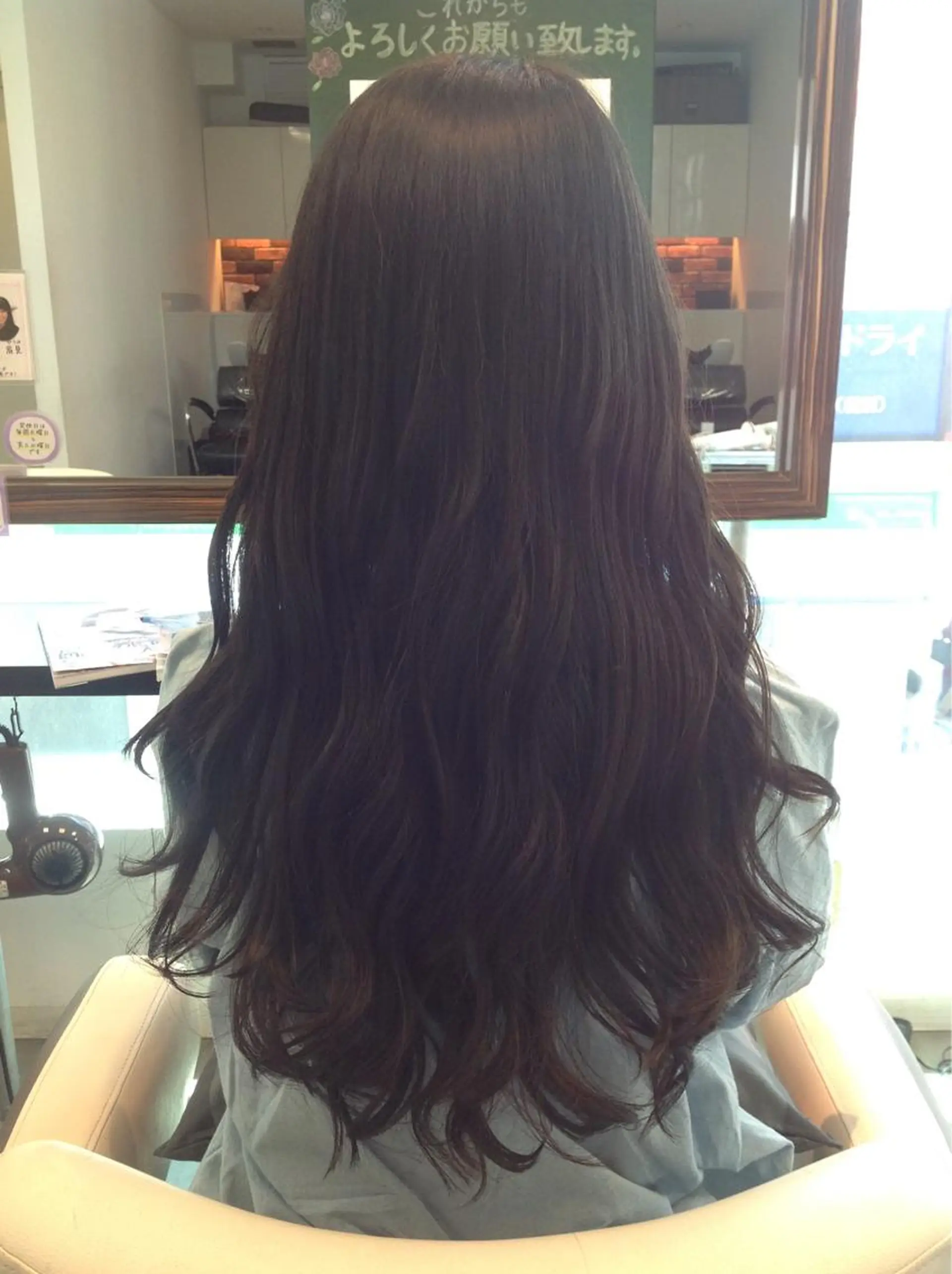 ロング レイヤーカット 榎園 由美のヘアスタイル