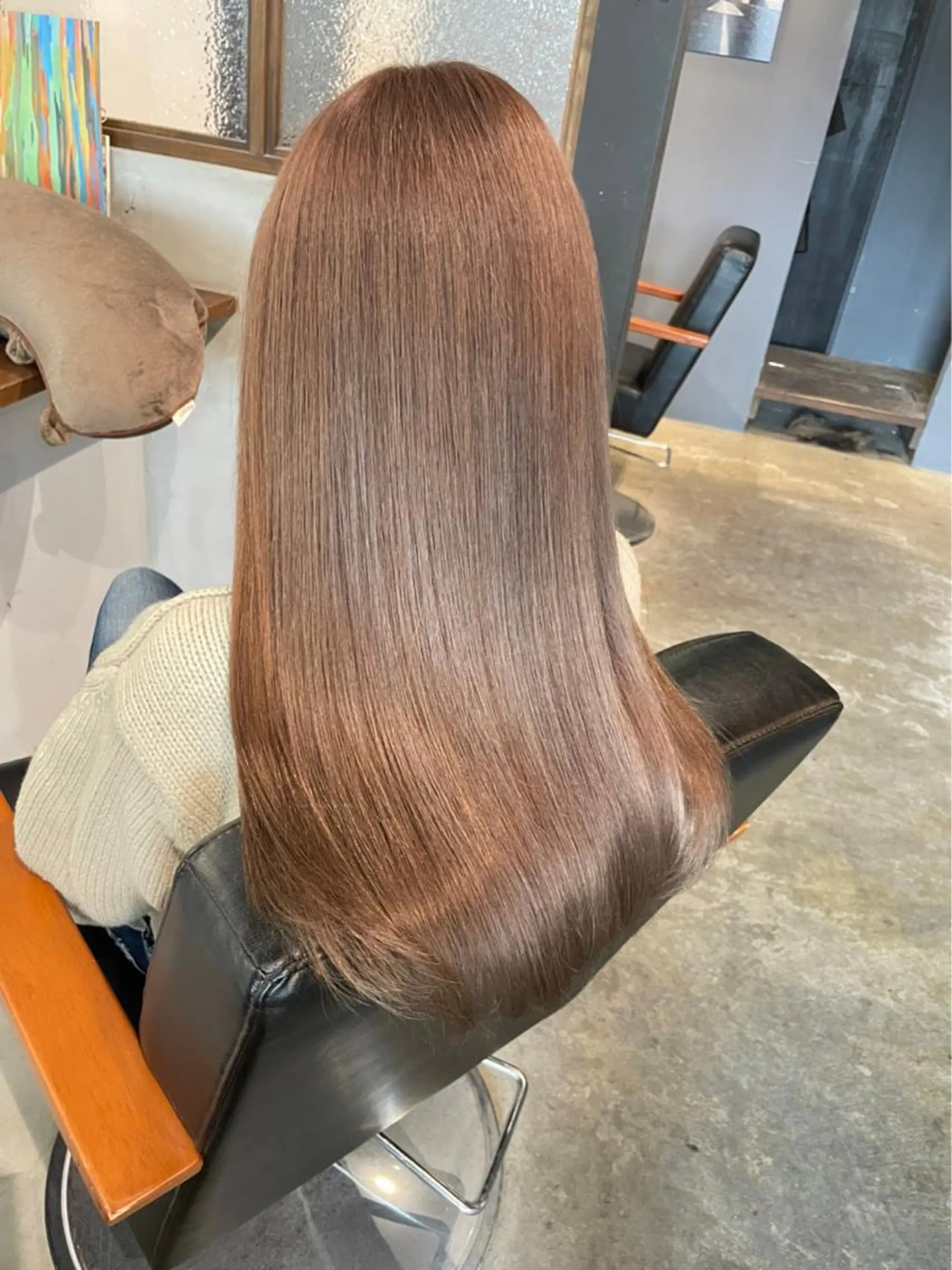 カラー ベージュカラー ミルクティーベージュ ヘアカラー 木村 朱里のヘアスタイル