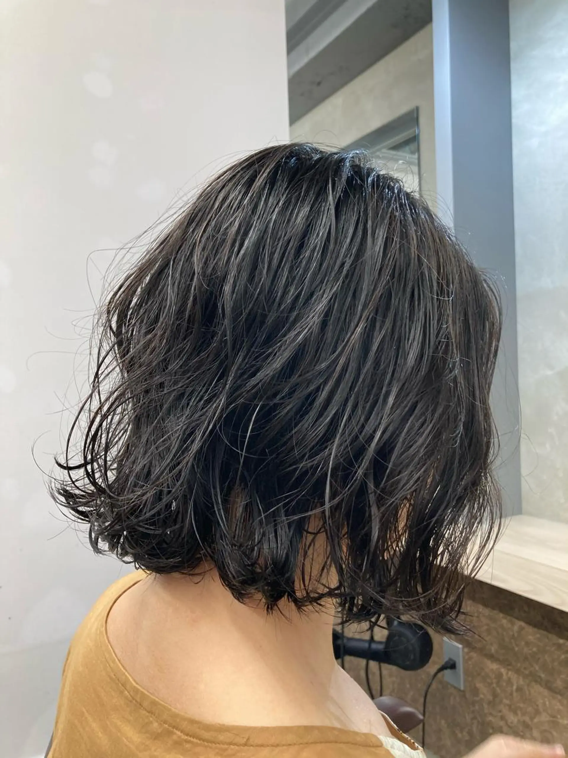 ミディアム カラー ミディアムパーマ カット パーマ 縮毛矯正 トリートメント ブリーチ&似合せボブ 田中寛十のヘアスタイル