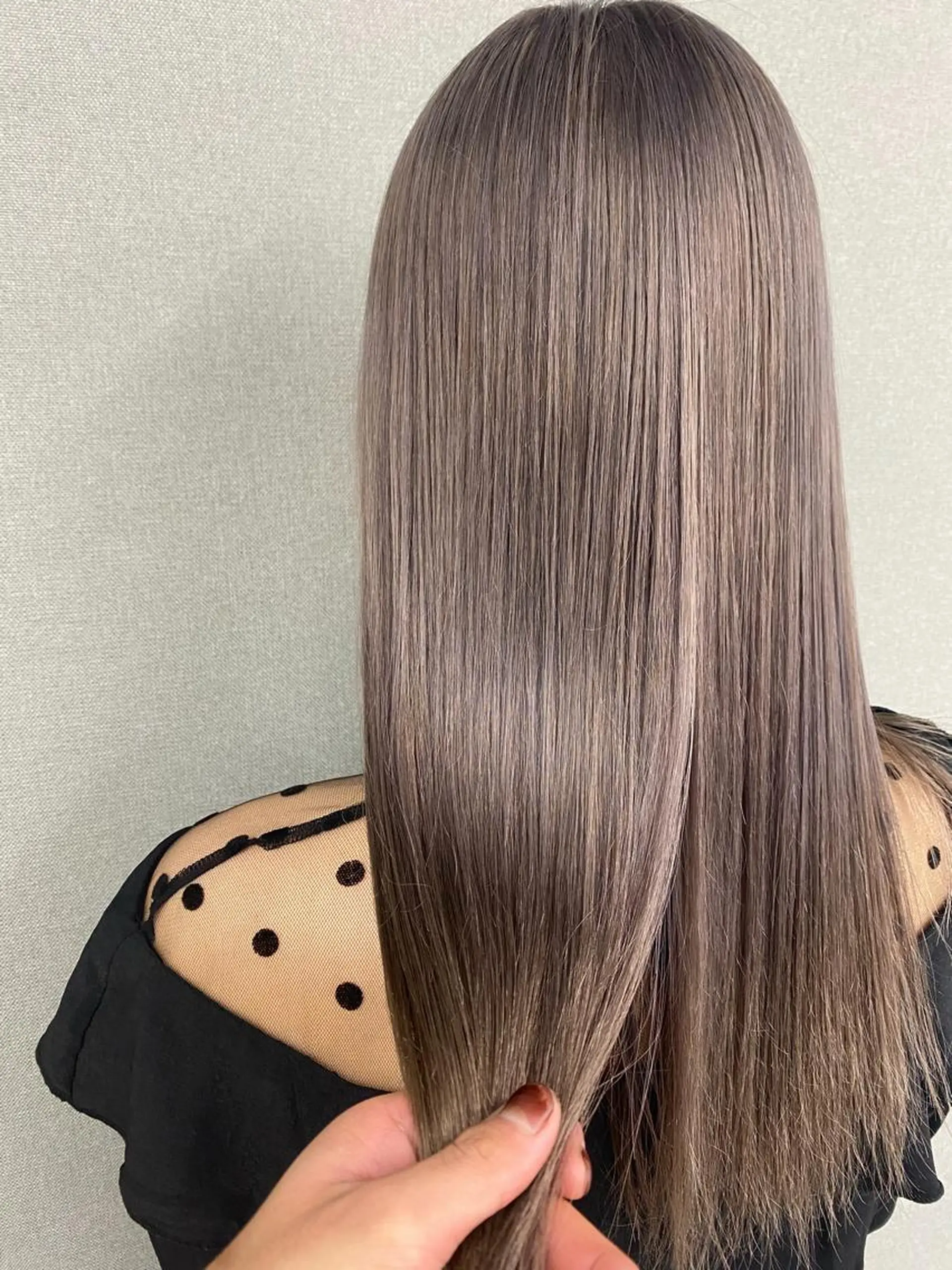 セミロング カラー ブリーチ カット ヘアカラー トリートメント 🌈プルエクステ& ハイトーン🌈関飛鳥のヘアスタイル