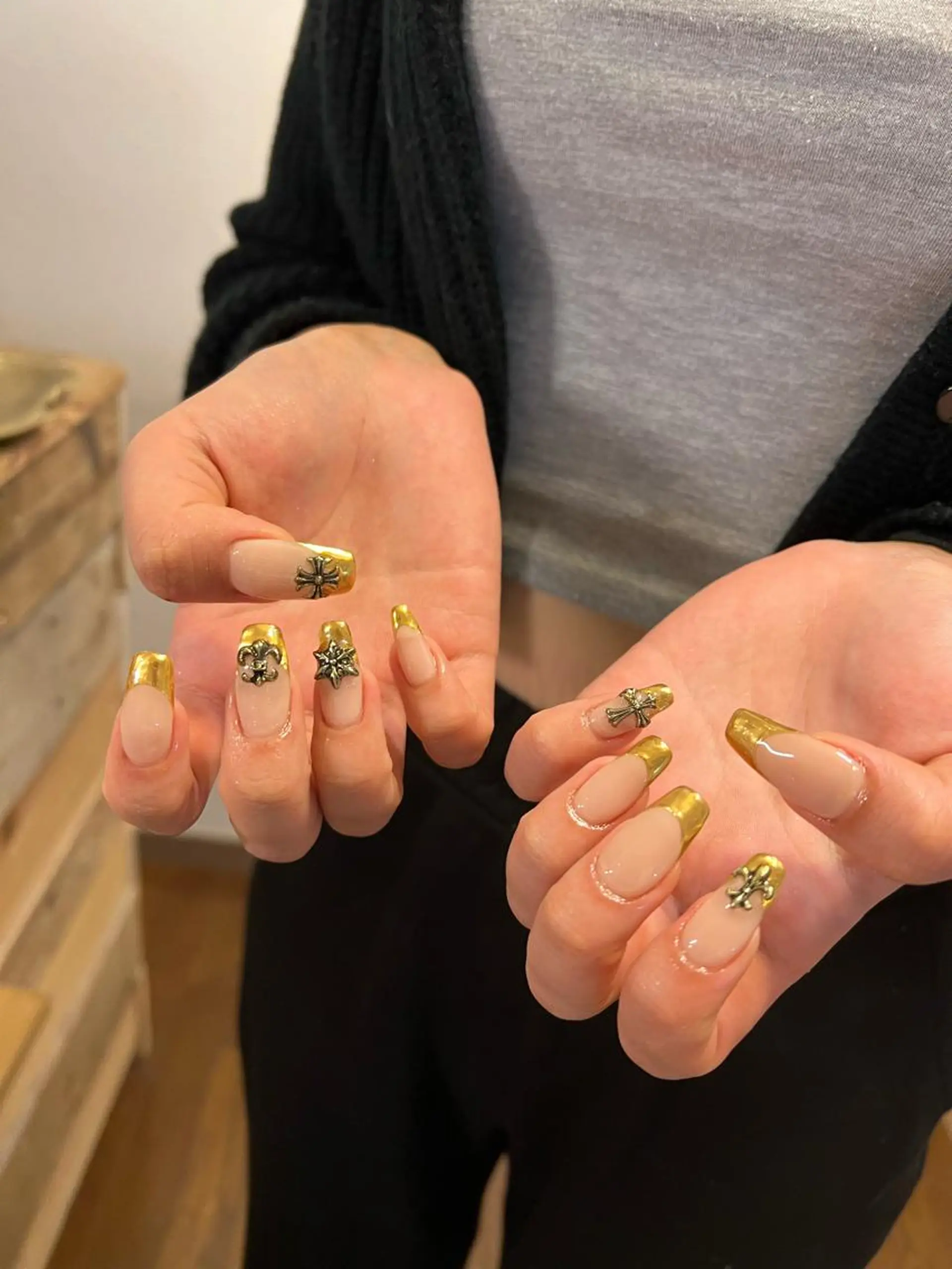 ネイル ハンドネイル フットネイル ハンドケア Nes.Nail所属・Miyagi Asamiのネイルデザイン