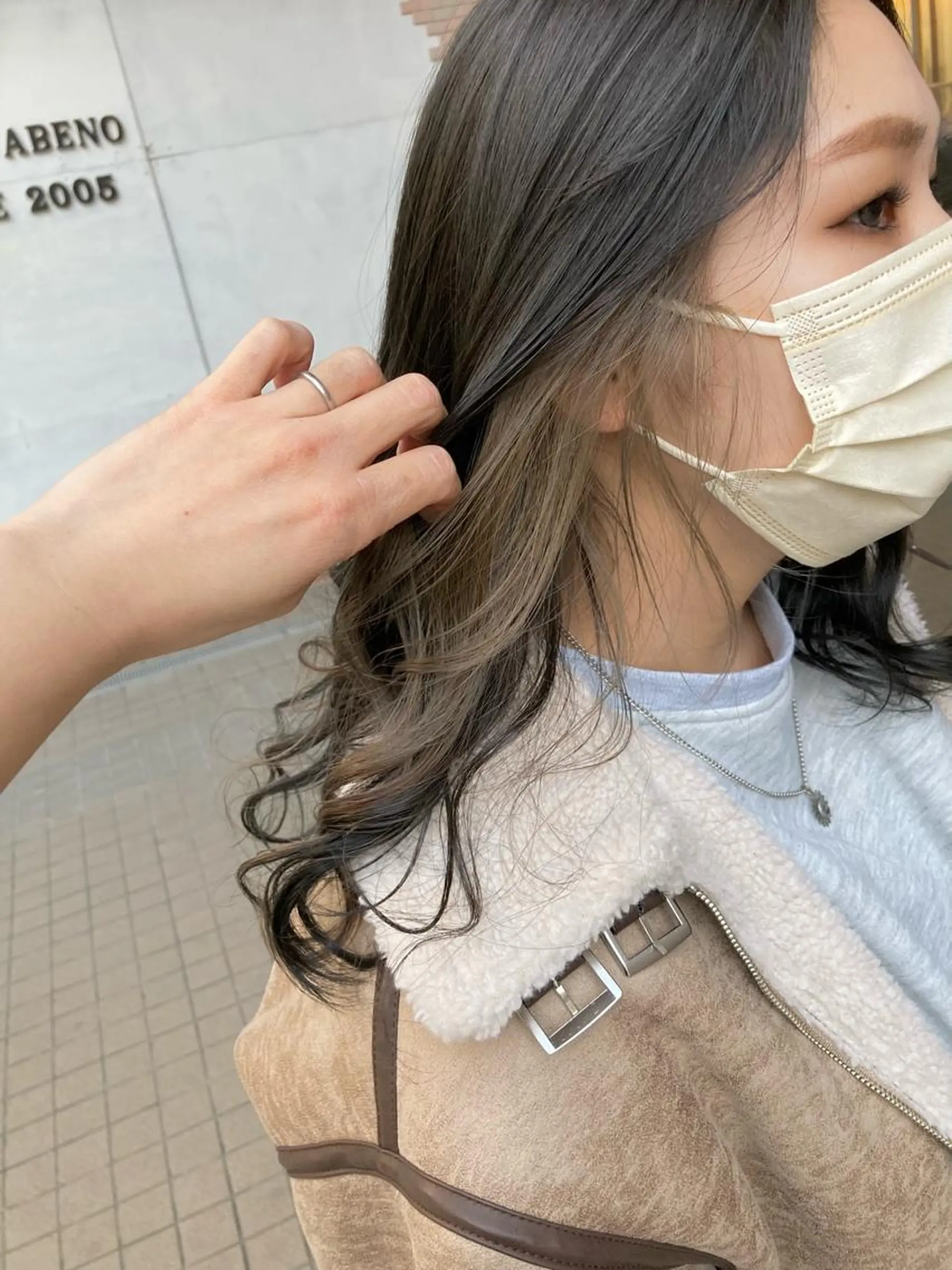 セミロング カラー ブラウンカラー インナーカラー ミルクティーブラウン カット ヘアカラー トリートメント SHAFT Ieiriのヘアスタイル